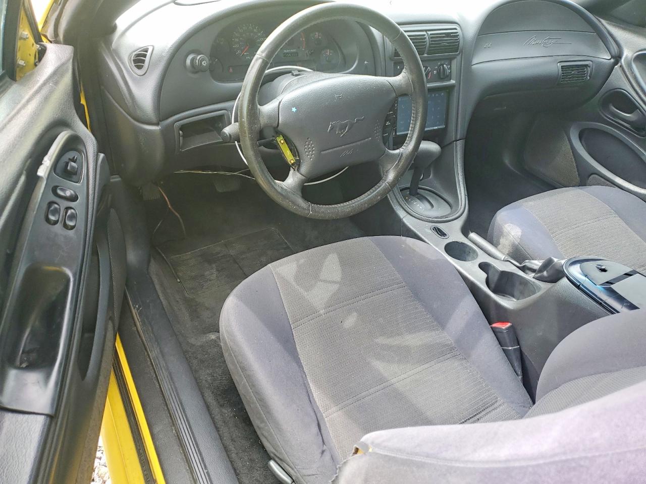 2003 Ford Mustang Желтый vin: 1FAFP40423F439711