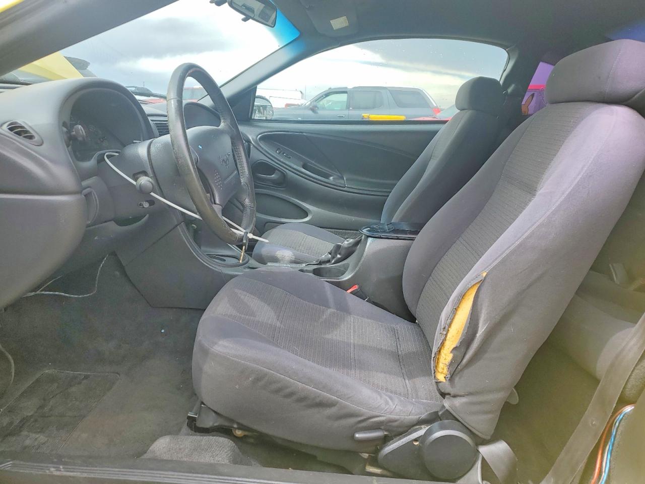 2003 Ford Mustang Желтый vin: 1FAFP40423F439711