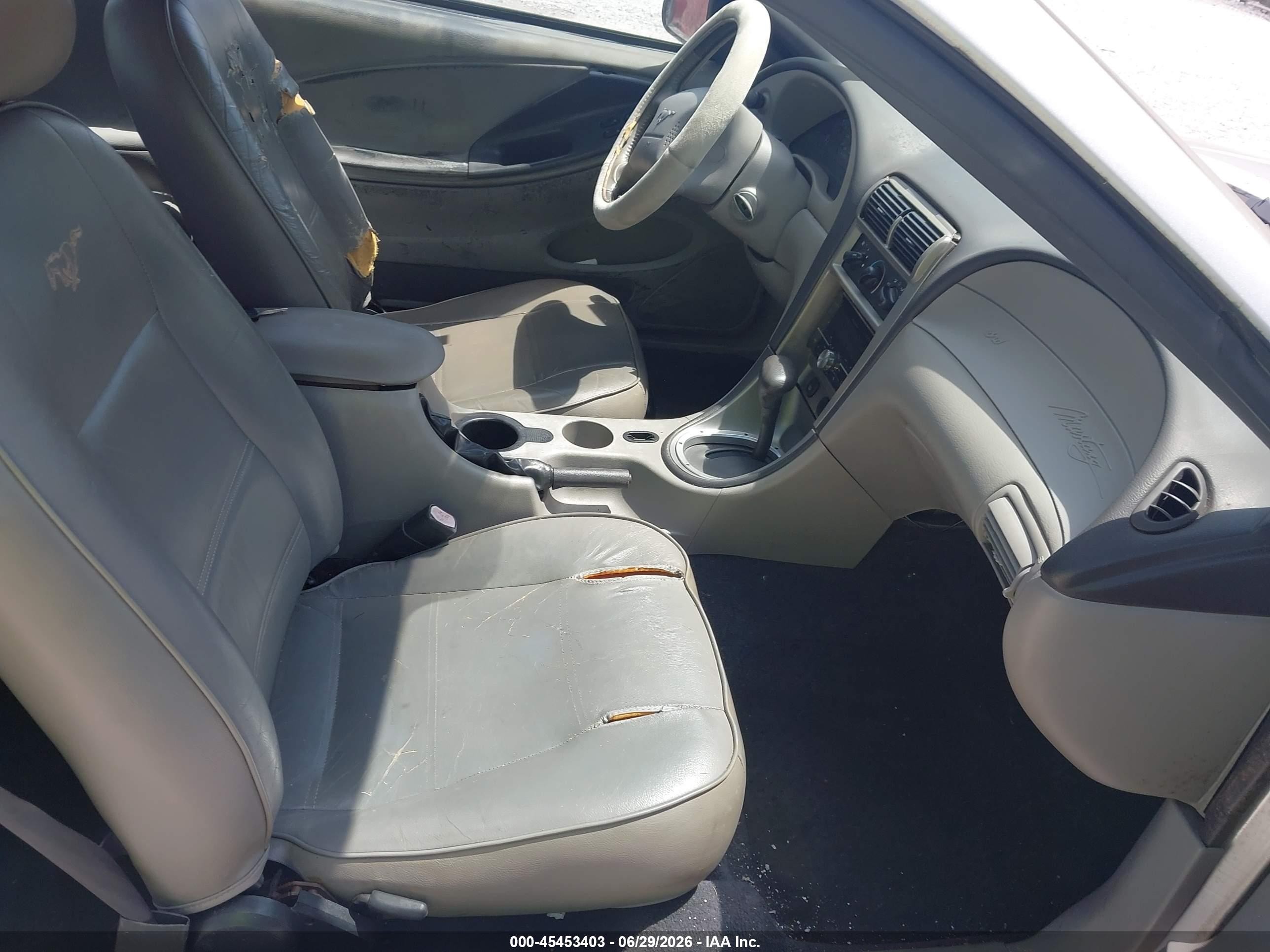 2004 Ford Mustang   Silver vin: 1FAFP40424F119337