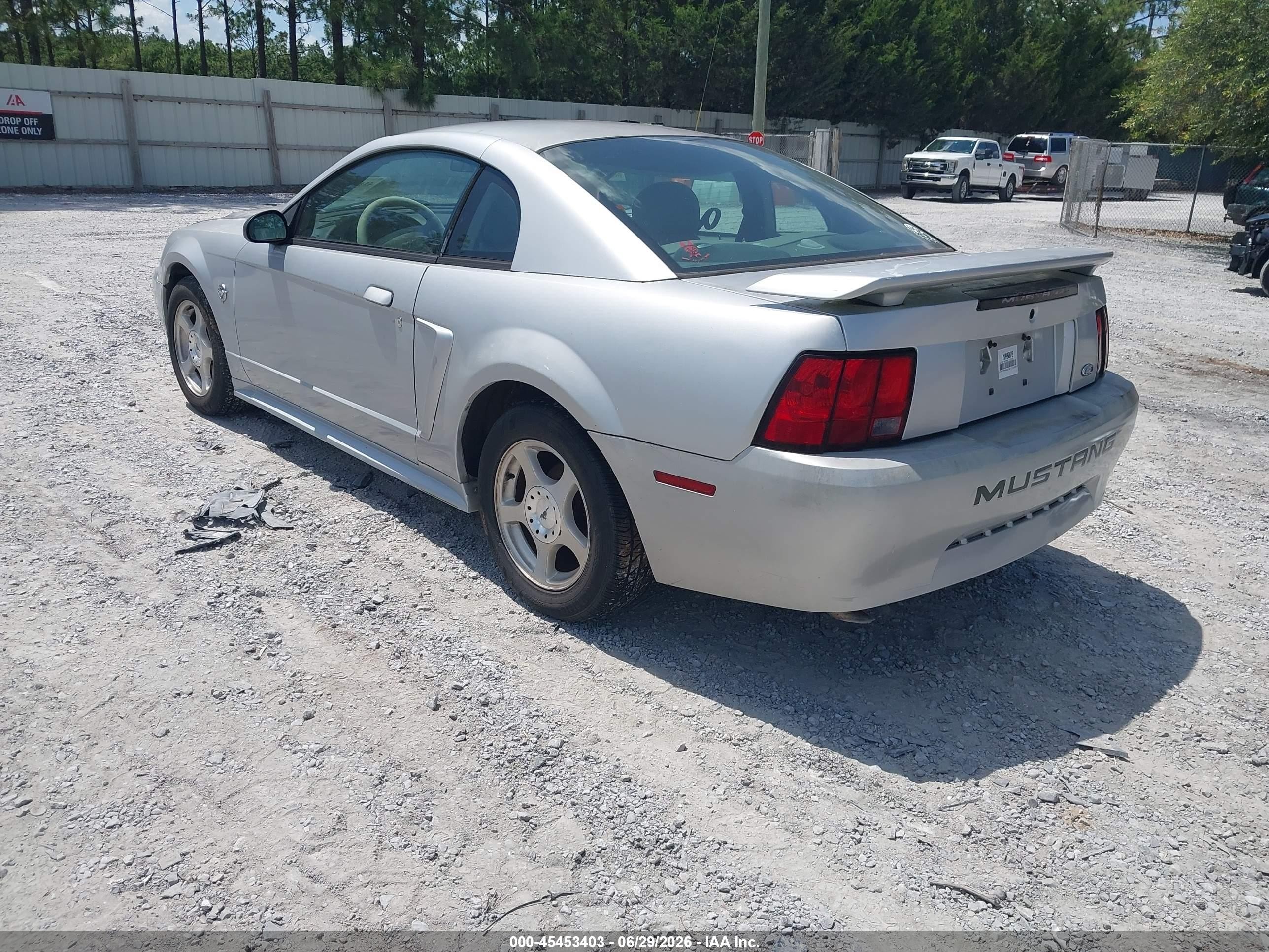 2004 Ford Mustang   Silver vin: 1FAFP40424F119337