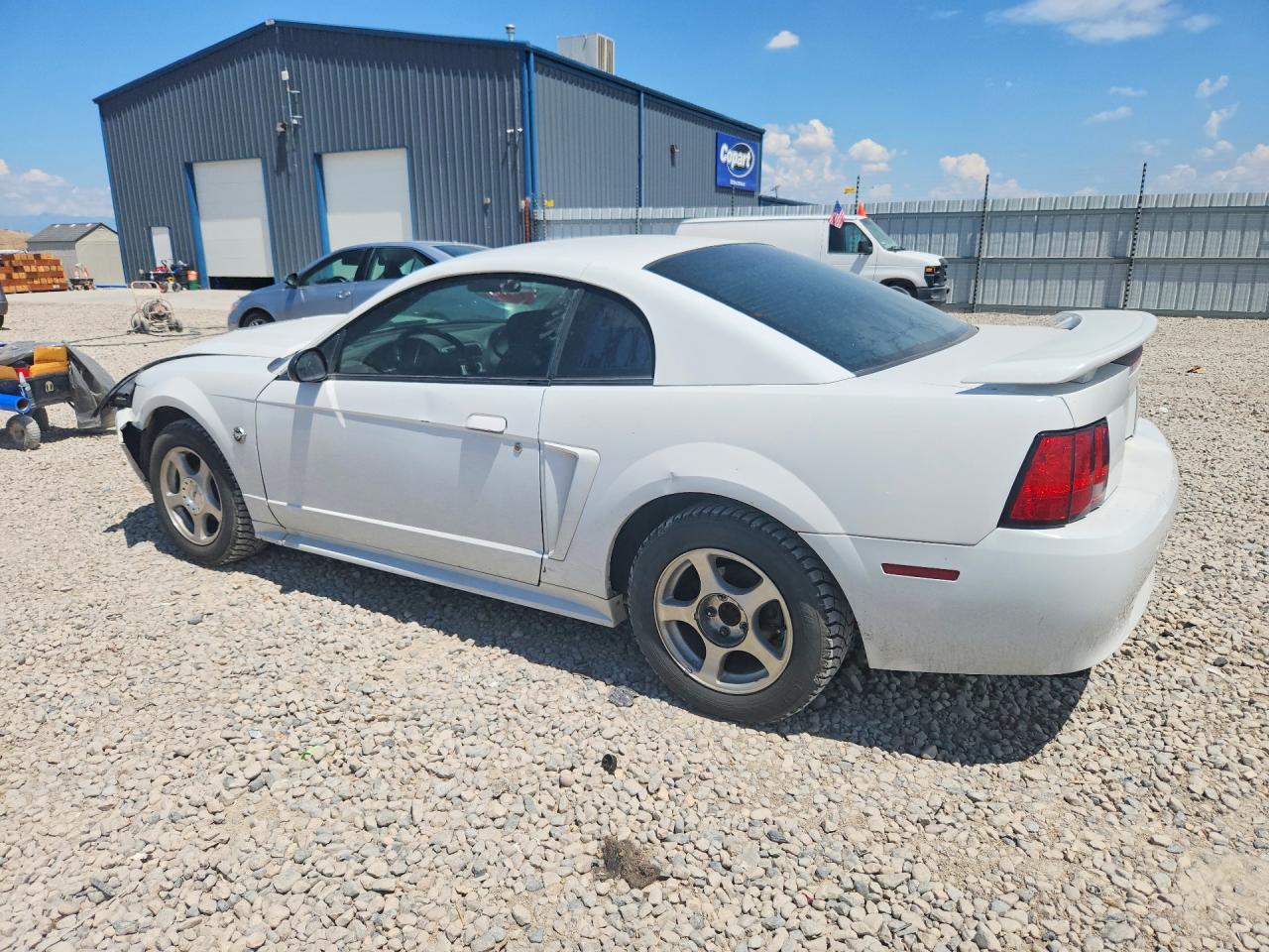 2004 Ford Mustang Белый vin: 1FAFP40424F125414