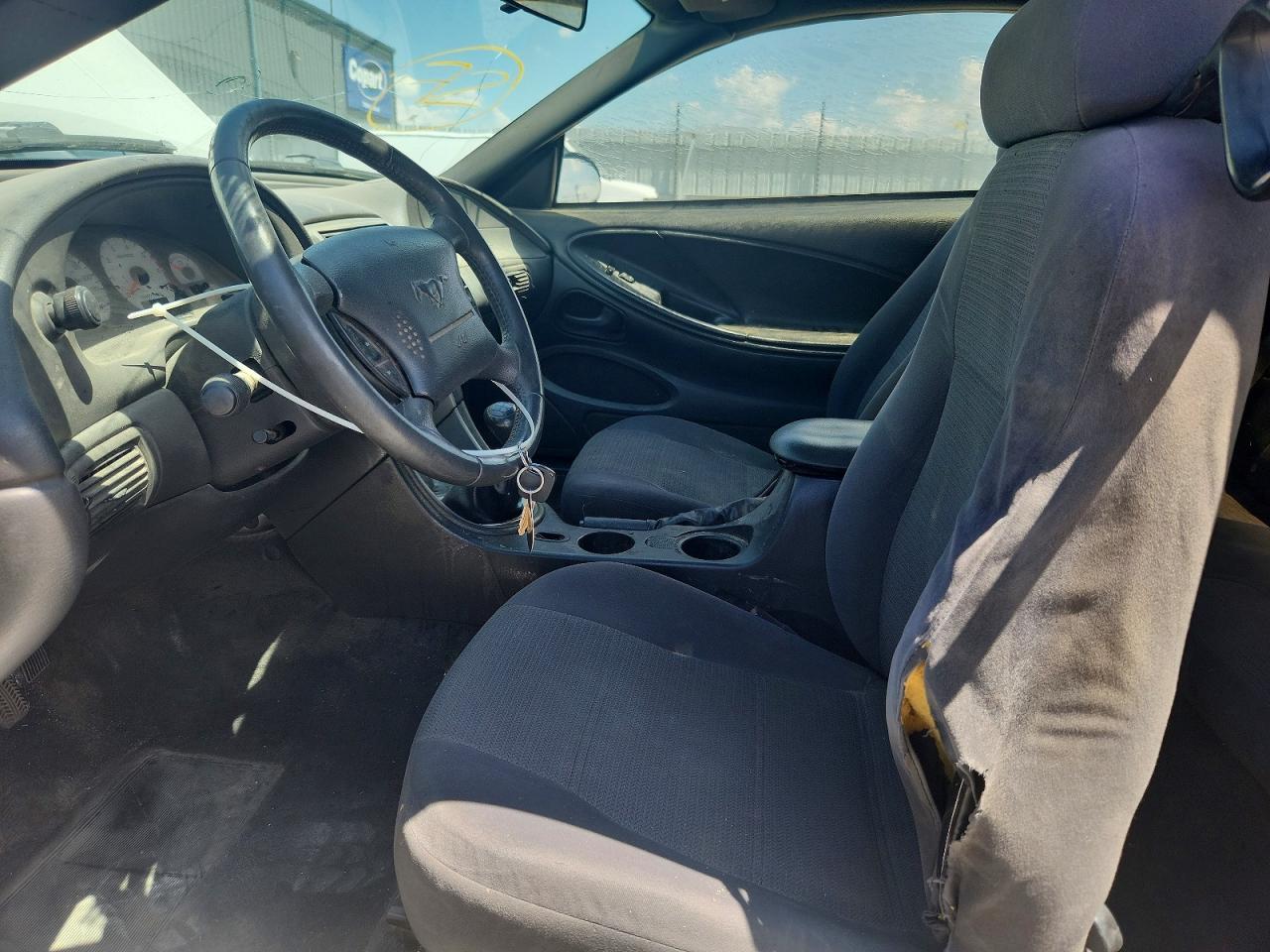 2004 Ford Mustang Белый vin: 1FAFP40424F125414