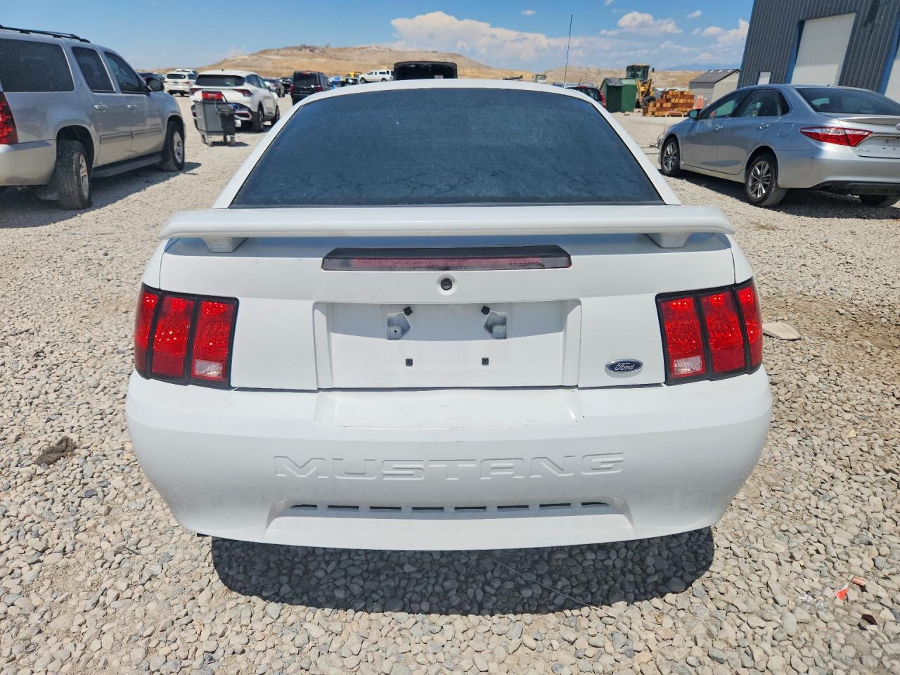 2004 Ford Mustang Белый vin: 1FAFP40424F125414