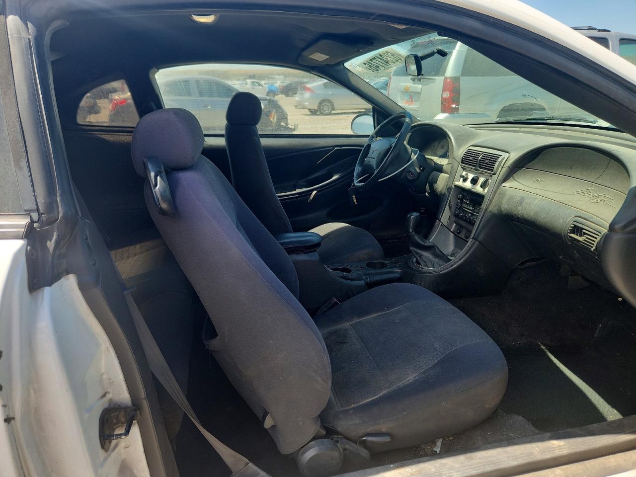 2004 Ford Mustang Белый vin: 1FAFP40424F125414