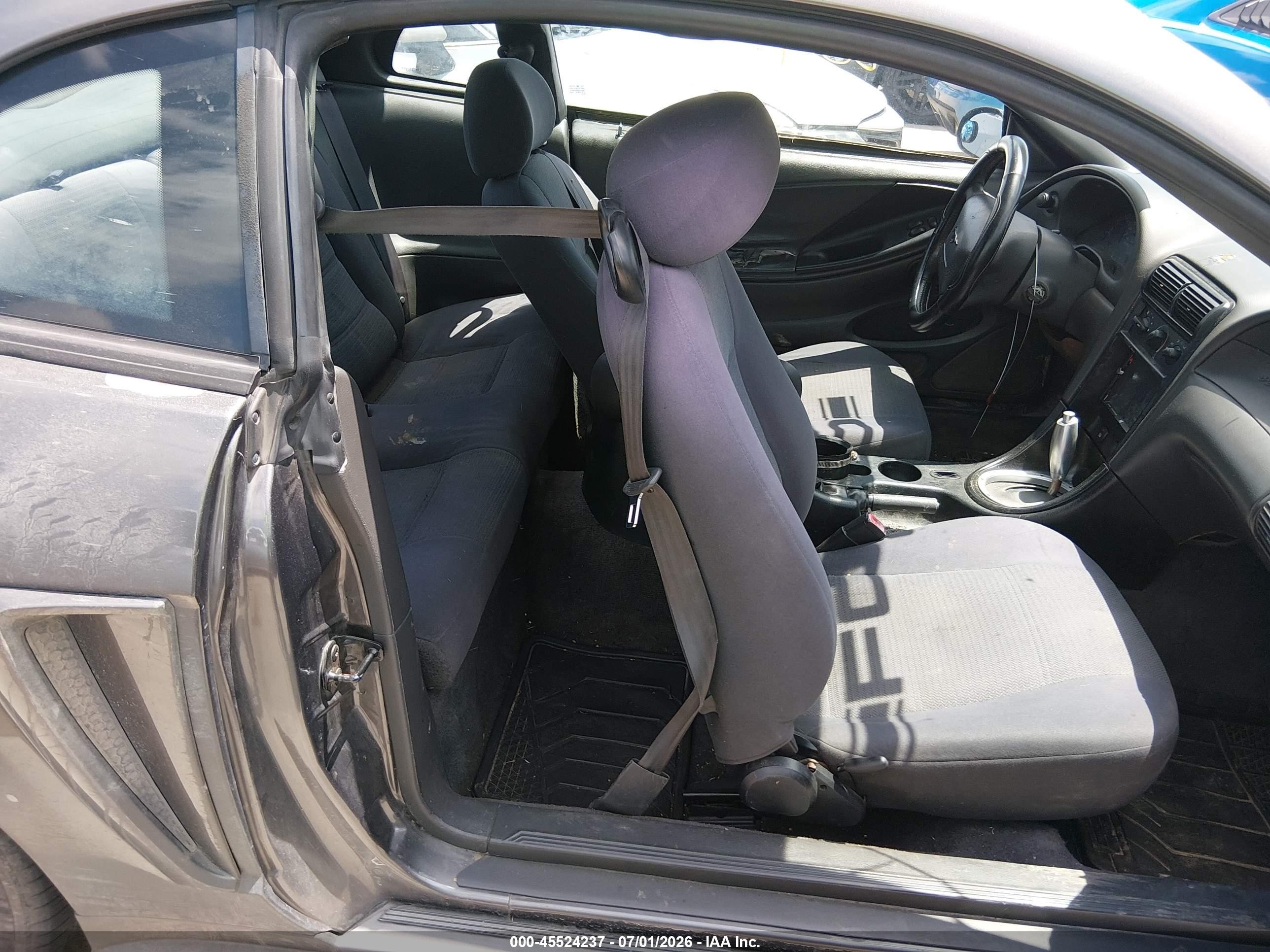 2004 Ford Mustang   Gray vin: 1FAFP40424F131973