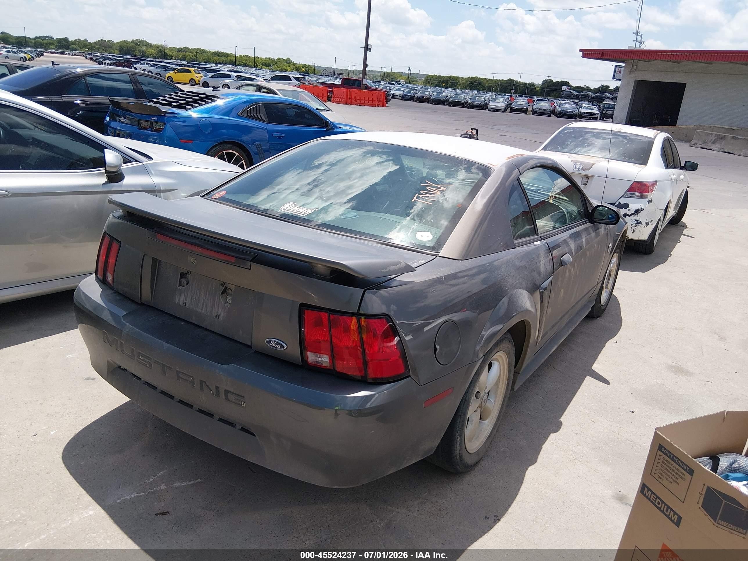 2004 Ford Mustang   Gray vin: 1FAFP40424F131973