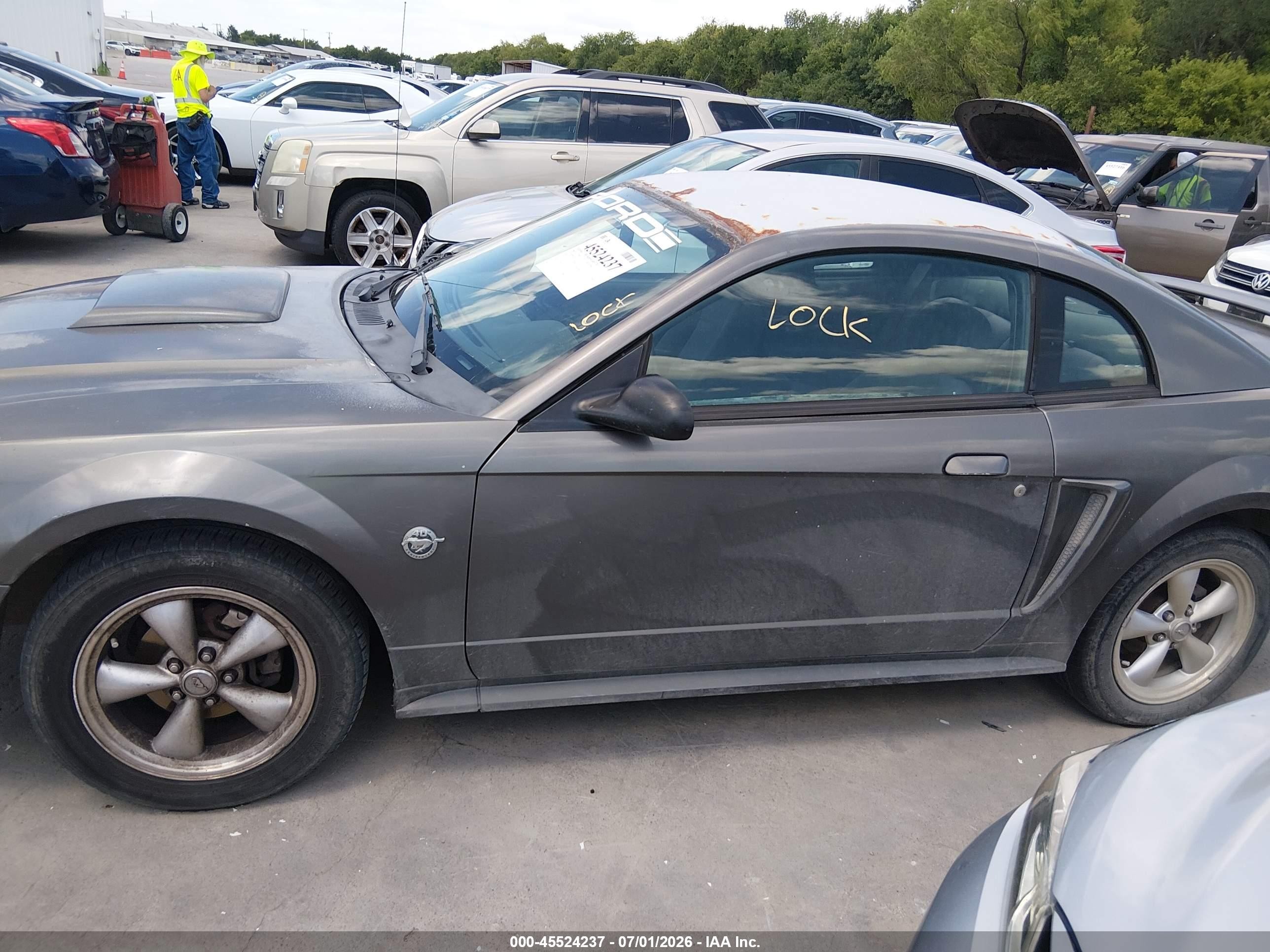 2004 Ford Mustang   Gray vin: 1FAFP40424F131973