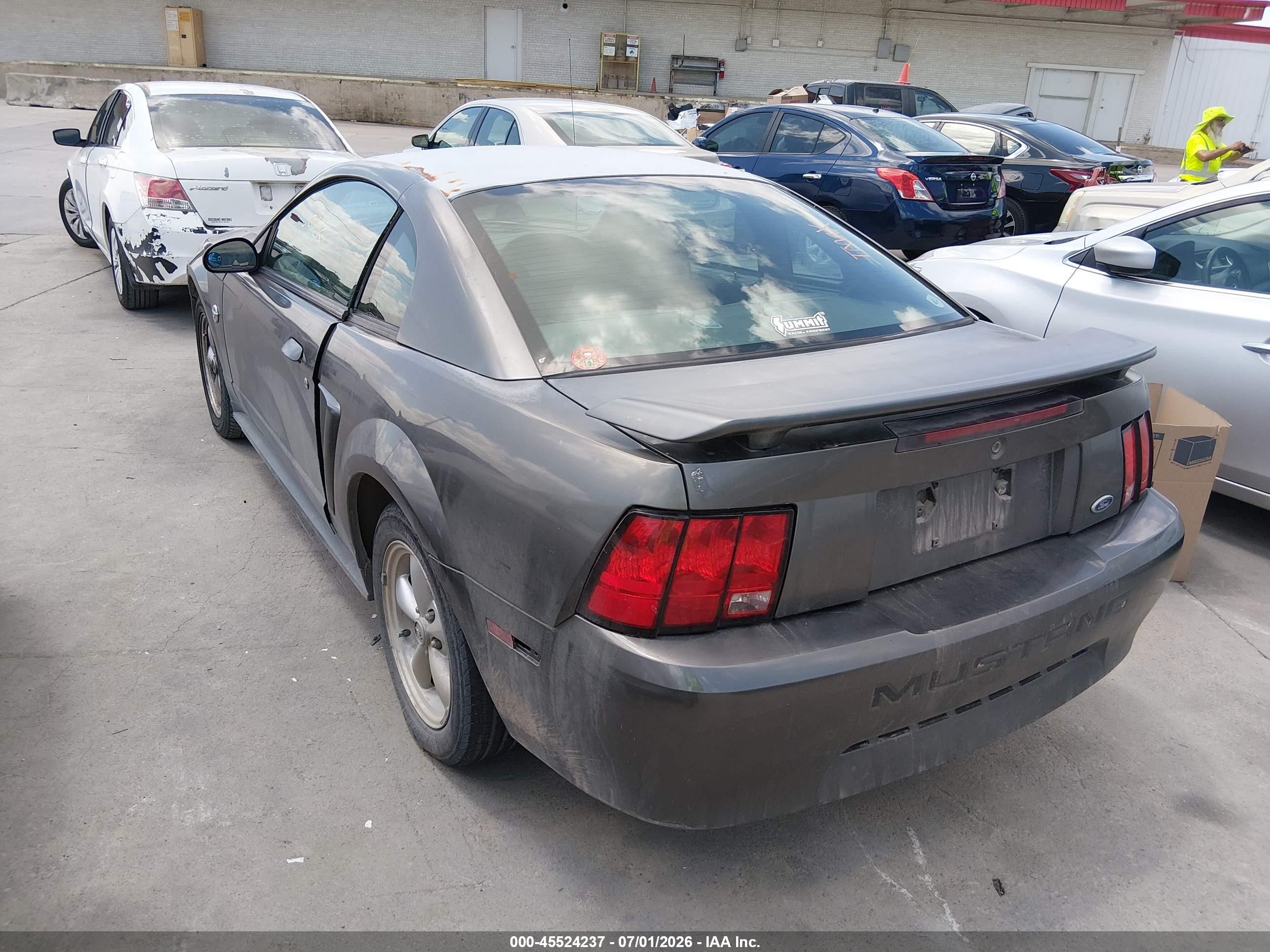 2004 Ford Mustang   Gray vin: 1FAFP40424F131973