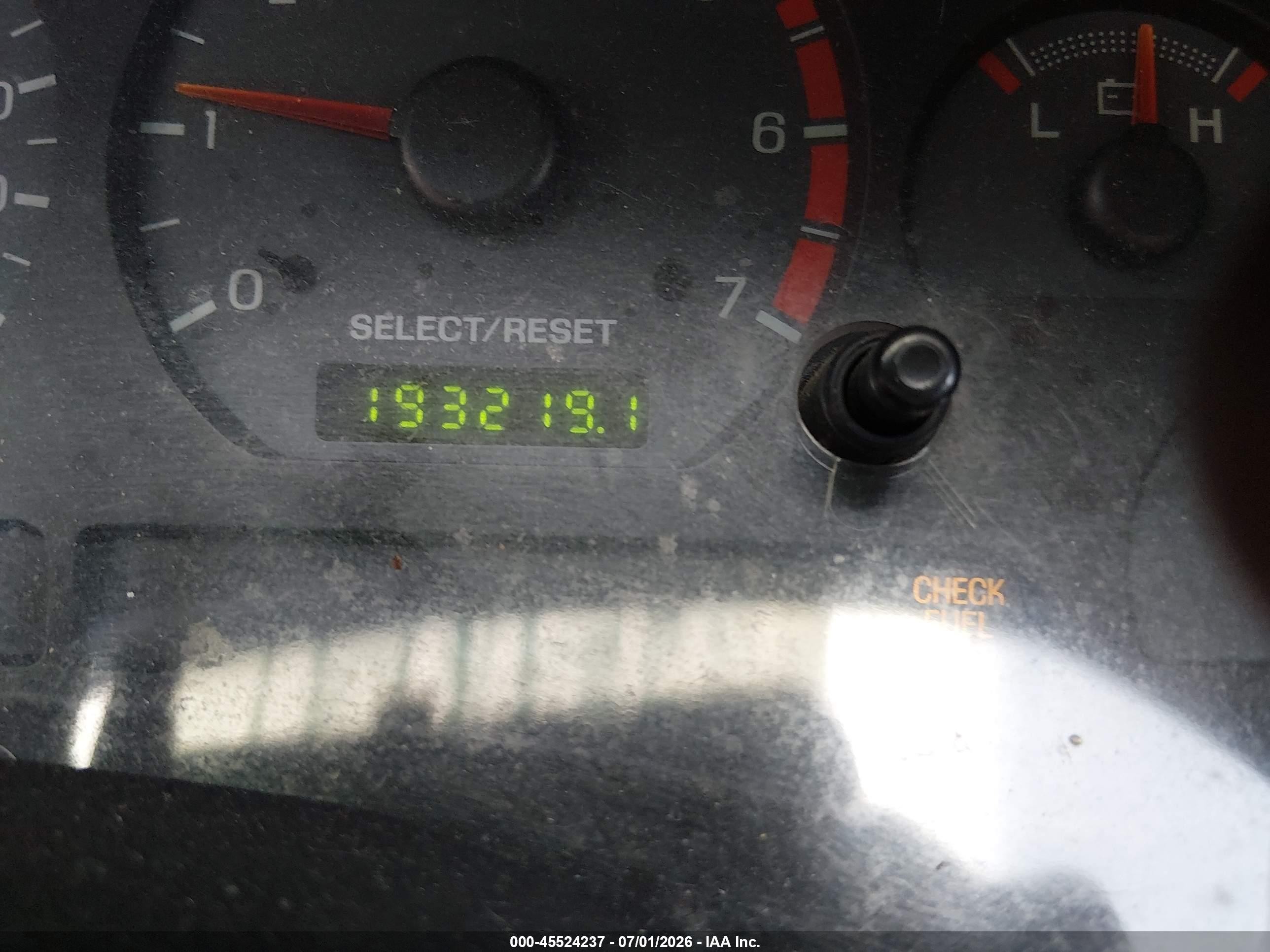 2004 Ford Mustang   Gray vin: 1FAFP40424F131973