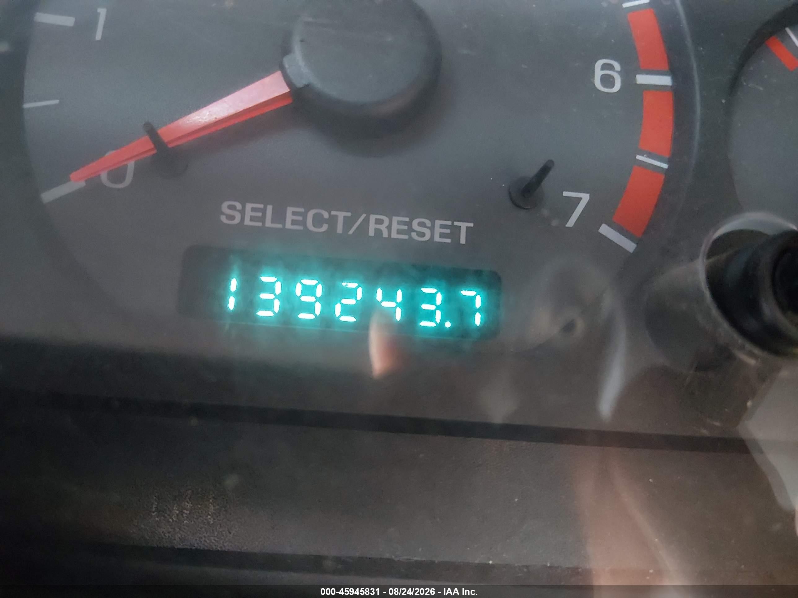 2000 Ford Mustang Белый vin: 1FAFP4042YF215409