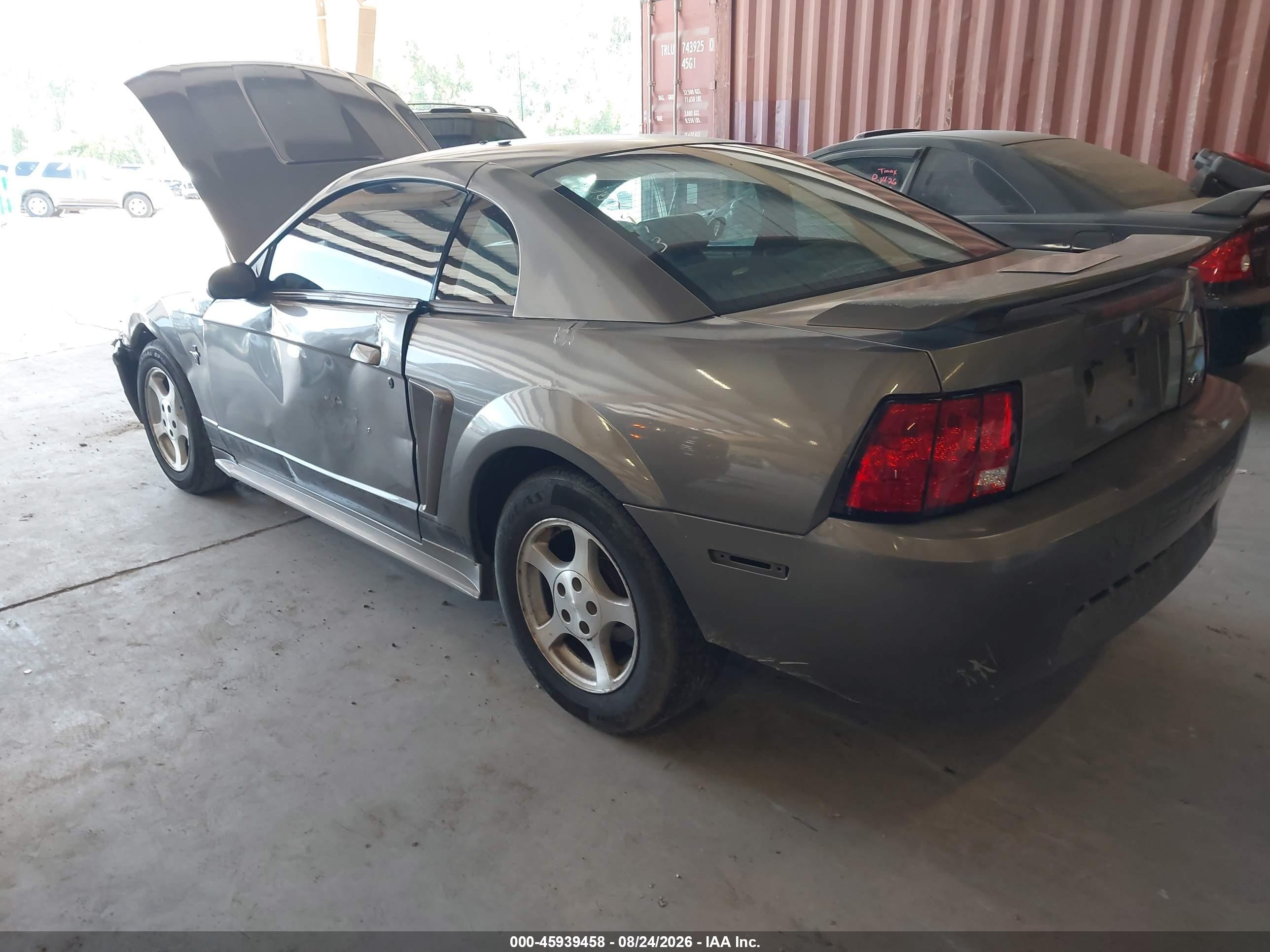 2002 Ford Mustang   Серый vin: 1FAFP40432F207973
