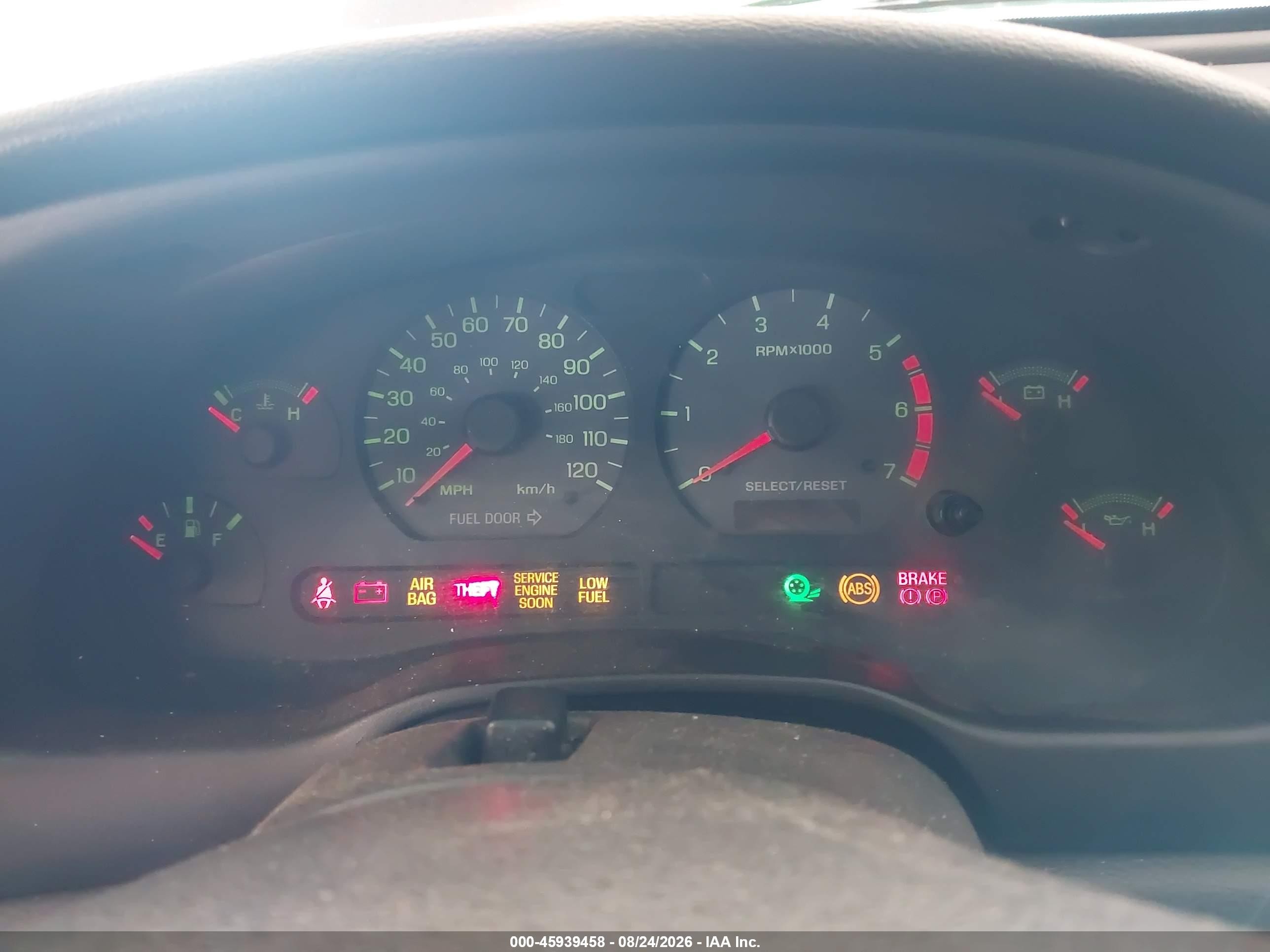 2002 Ford Mustang   Серый vin: 1FAFP40432F207973