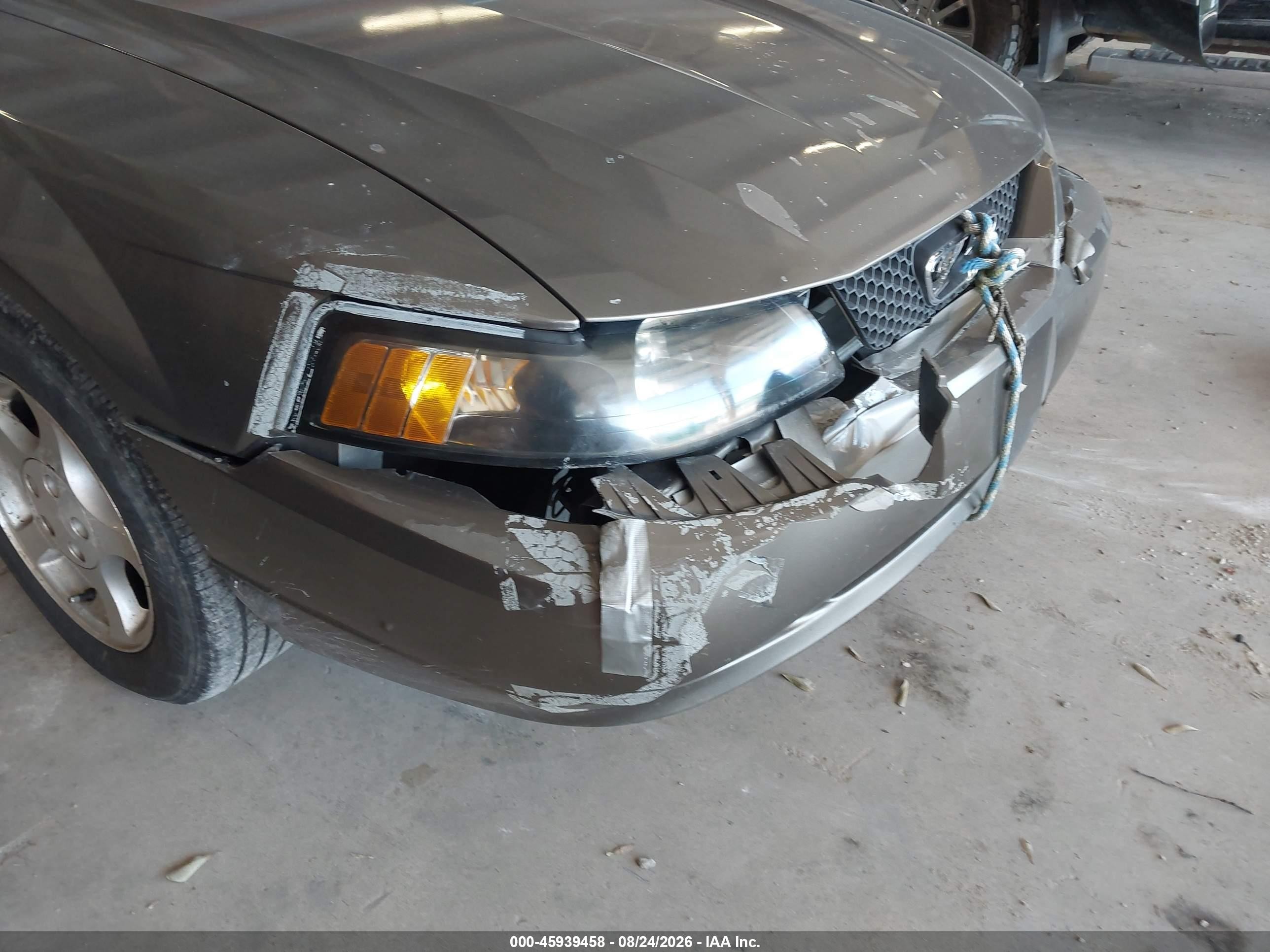 2002 Ford Mustang   Серый vin: 1FAFP40432F207973