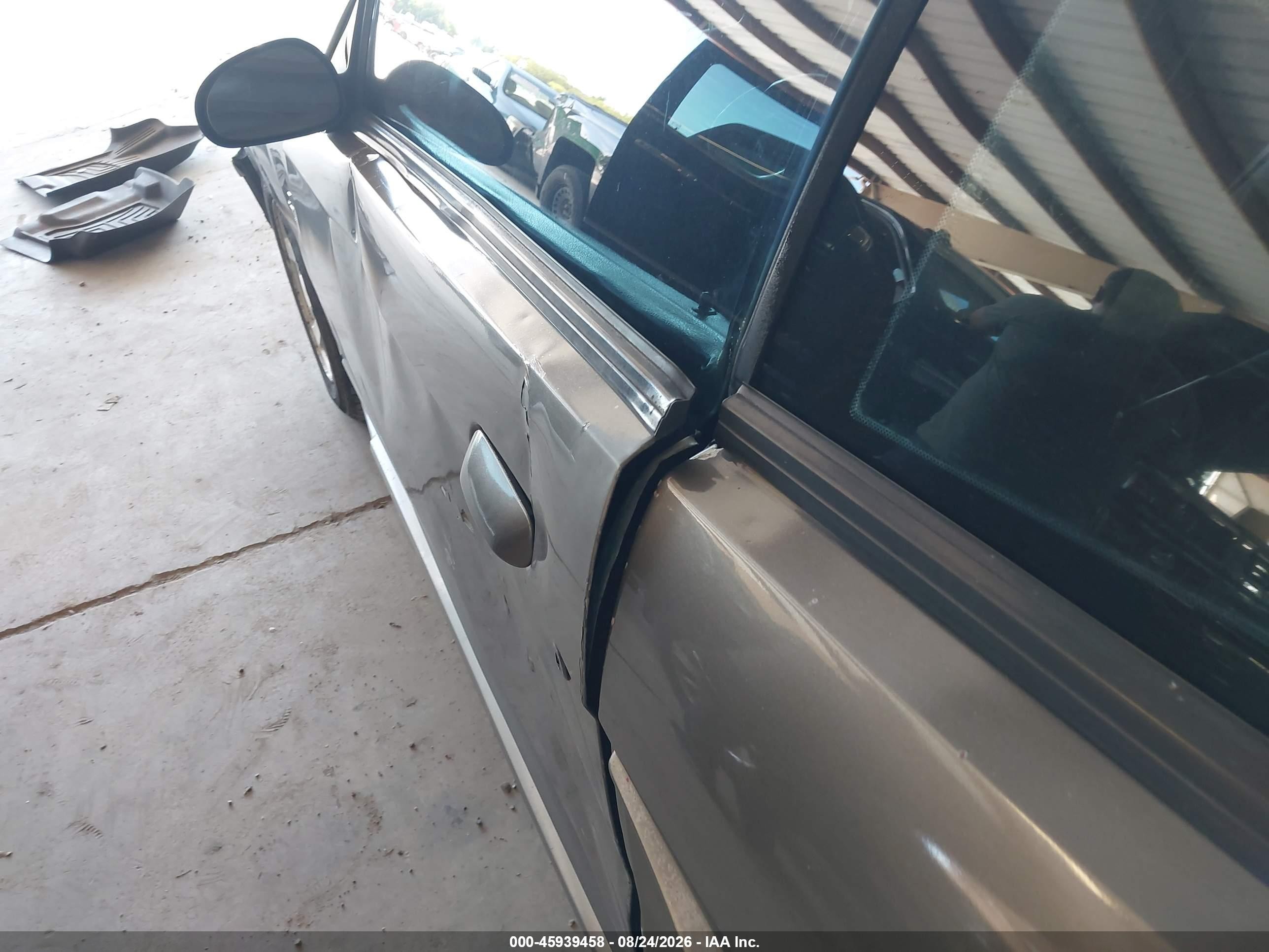 2002 Ford Mustang   Серый vin: 1FAFP40432F207973