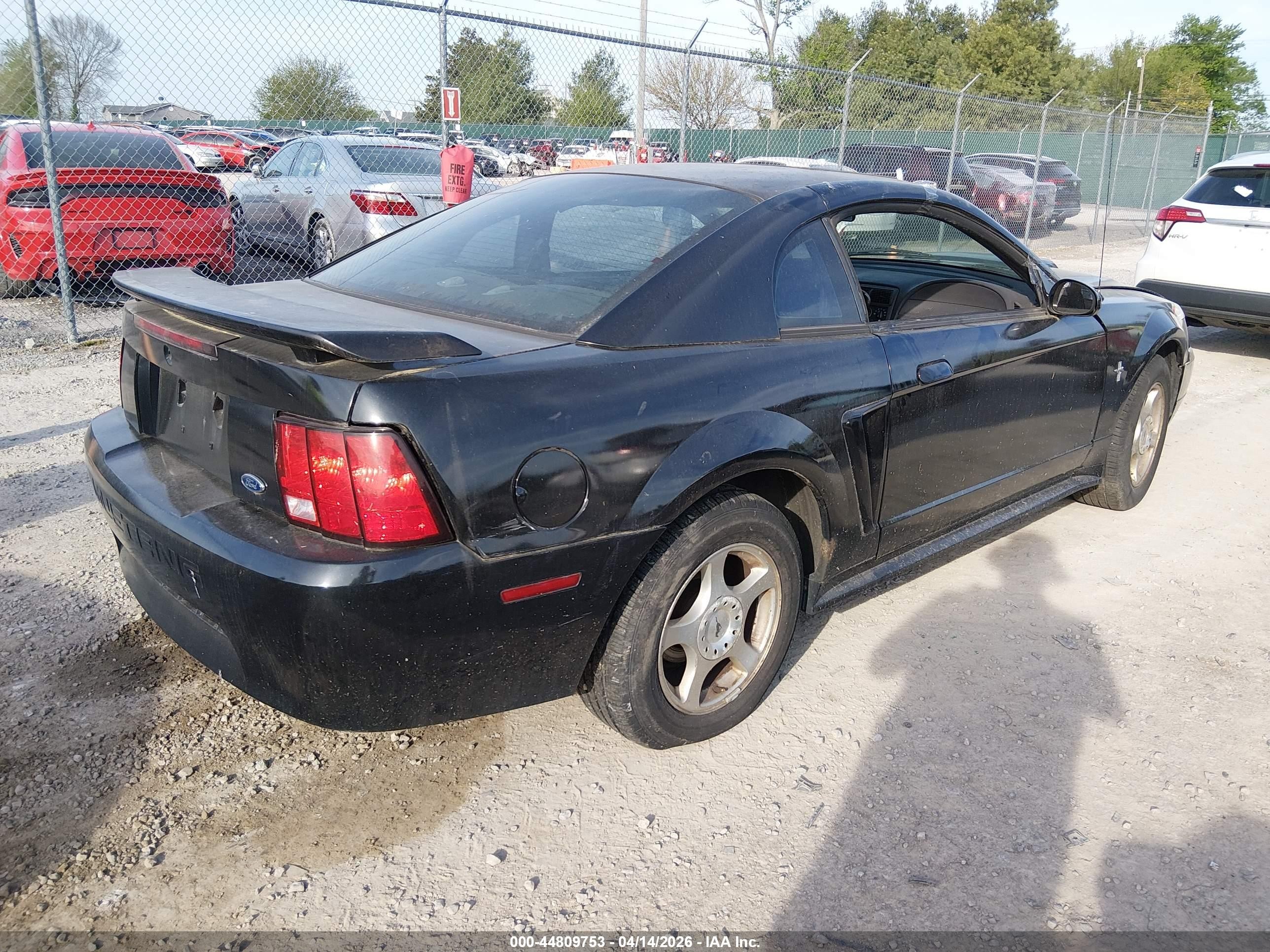 2002 Ford Mustang   Черный vin: 1FAFP40432F242660