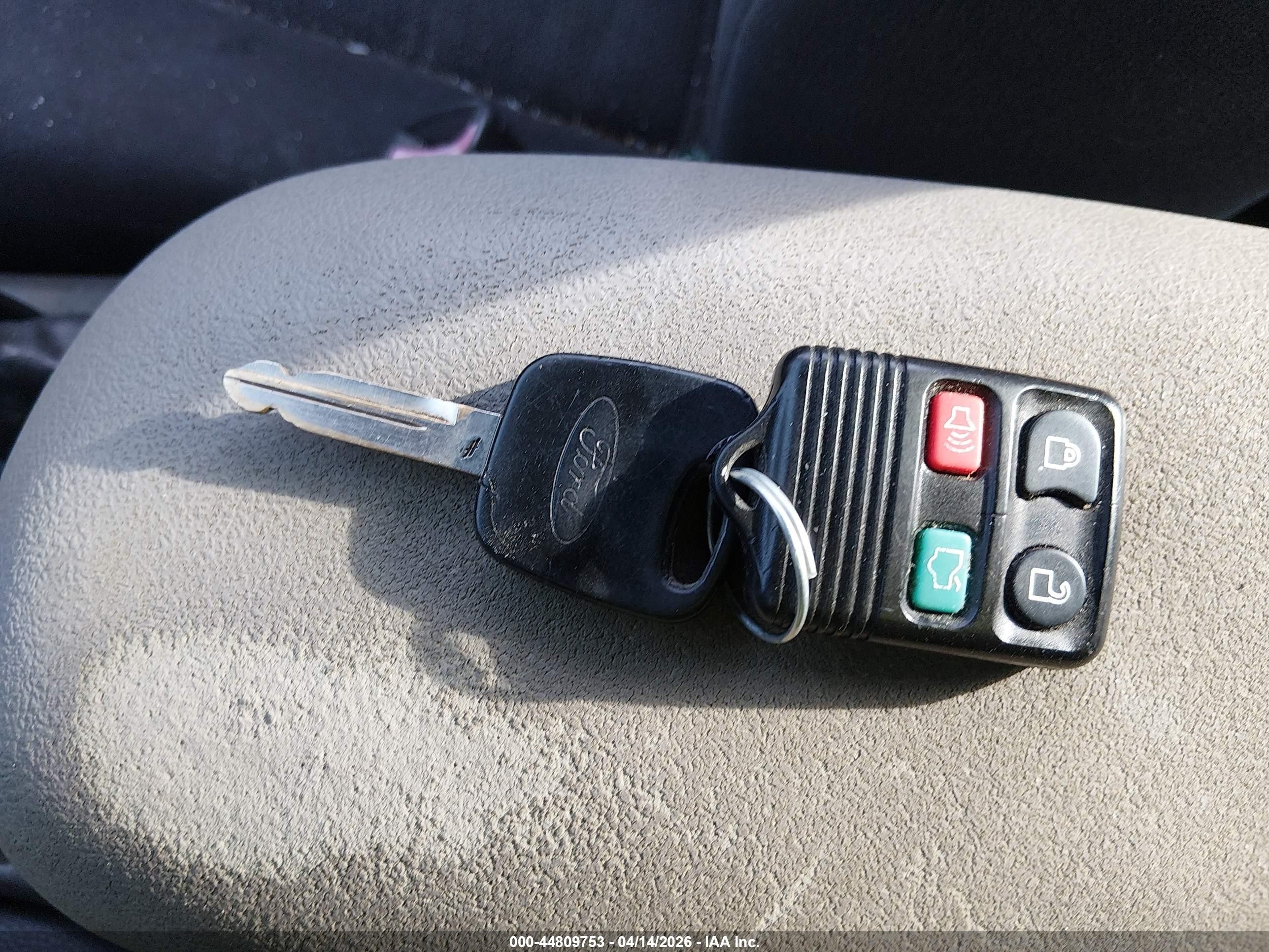 2002 Ford Mustang   Черный vin: 1FAFP40432F242660