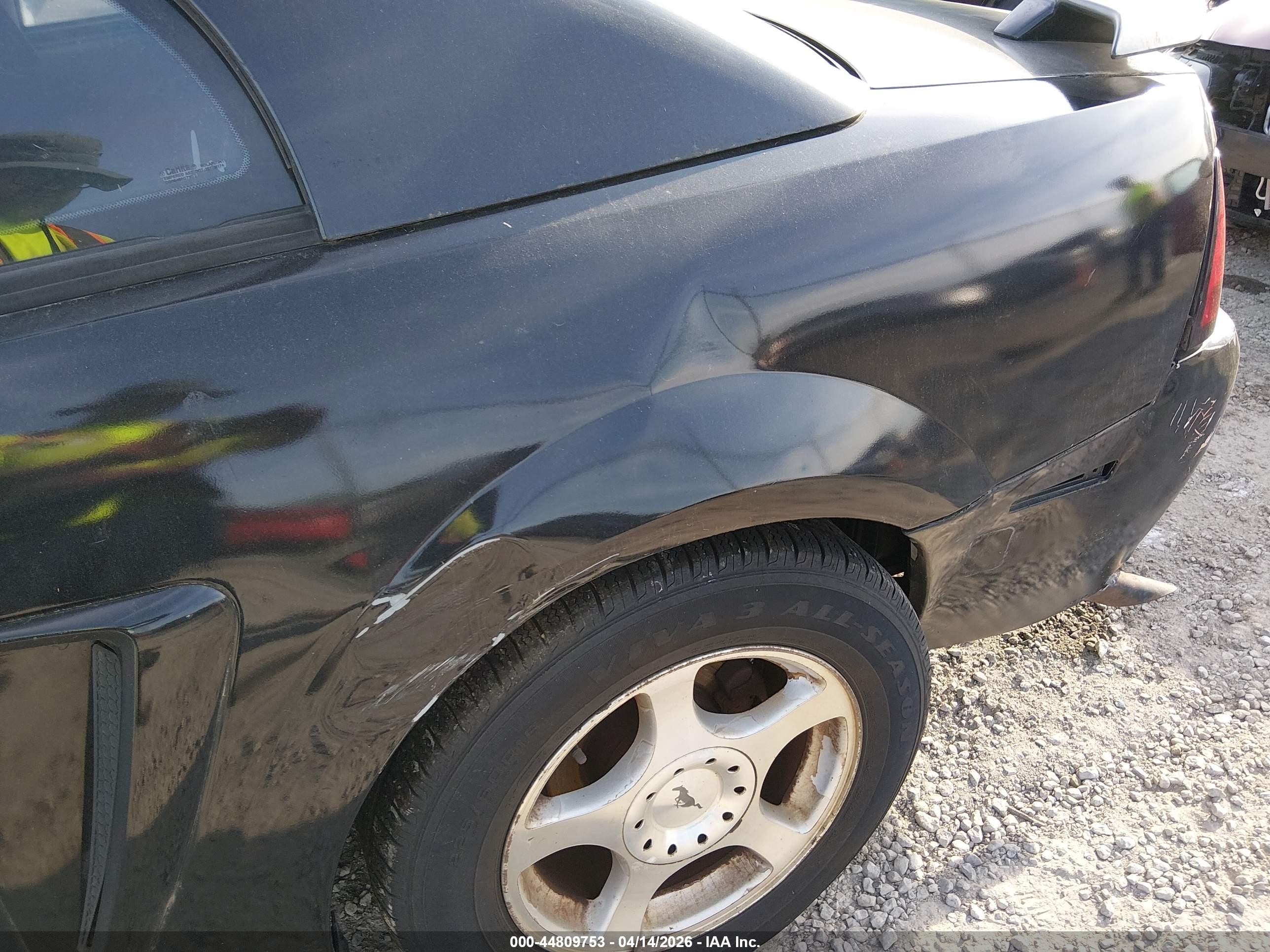 2002 Ford Mustang   Черный vin: 1FAFP40432F242660