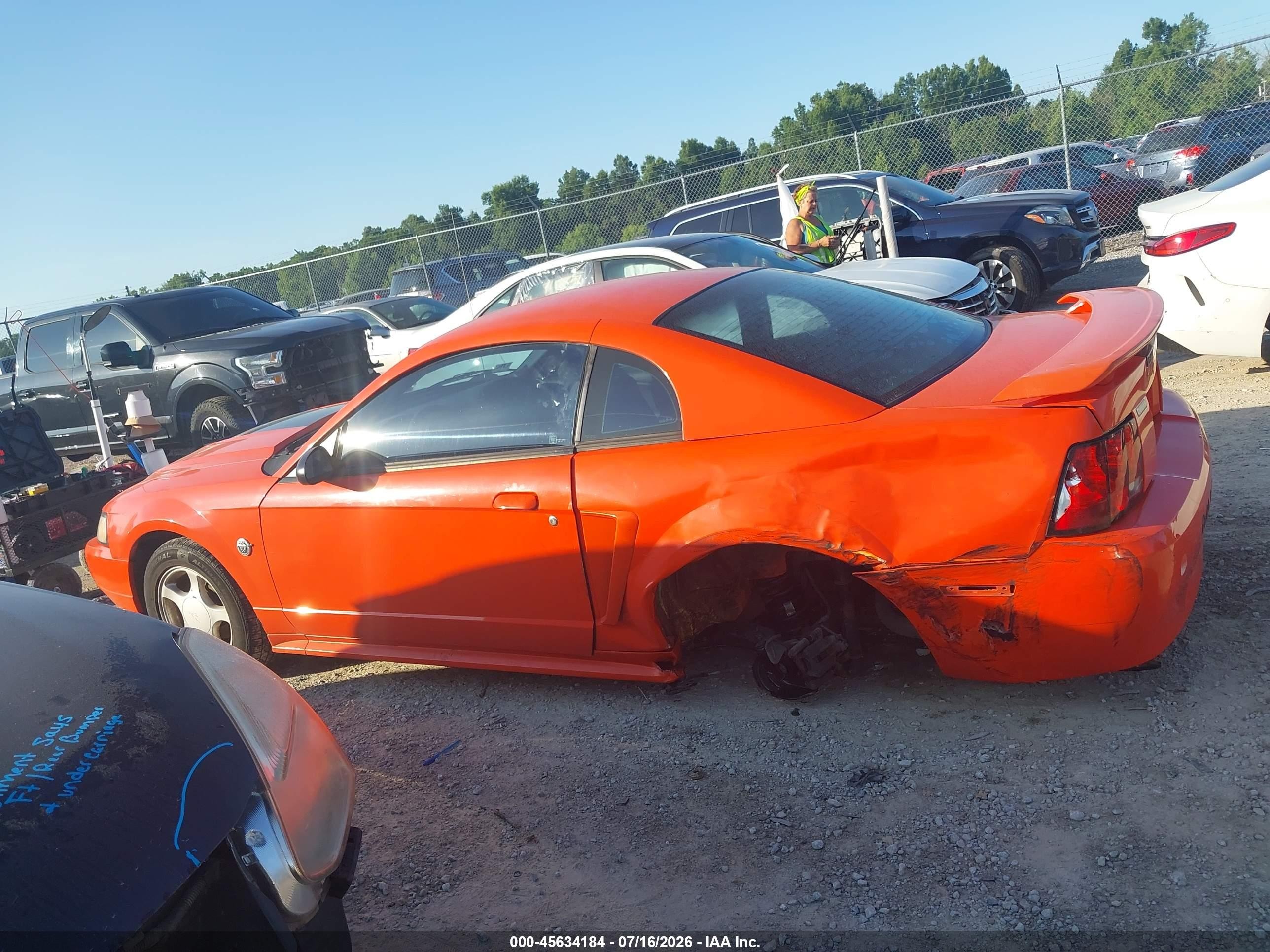 2004 Ford Mustang   Orange vin: 1FAFP40434F121811