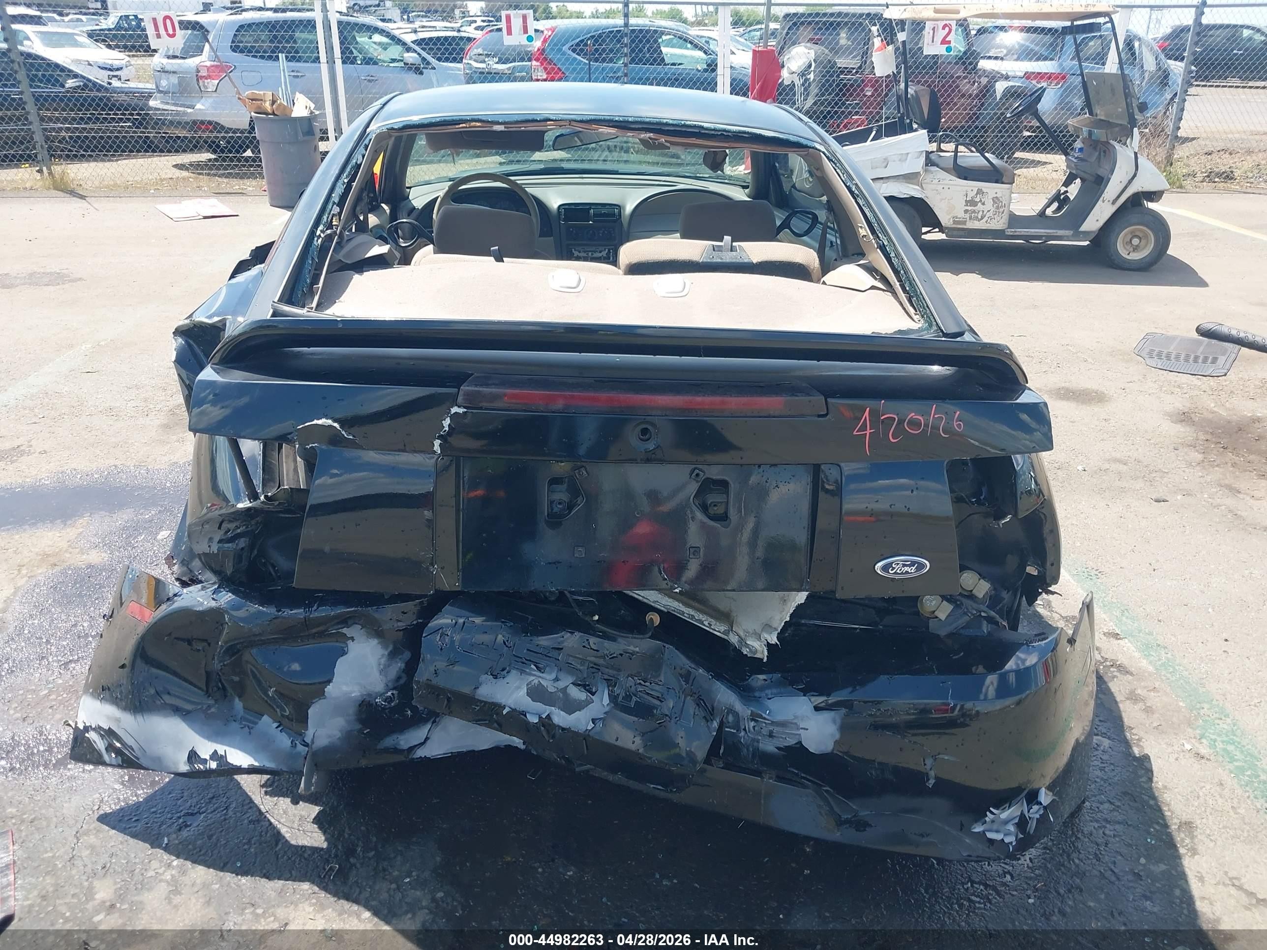 2000 Ford Mustang   Black vin: 1FAFP4043YF139747