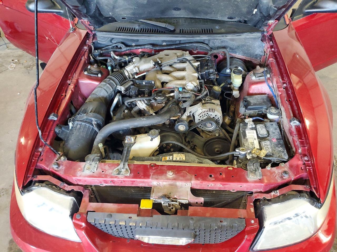 2000 Ford Mustang Red vin: 1FAFP4043YF192304