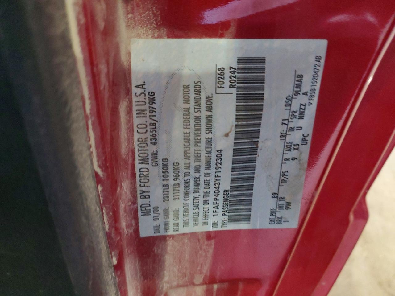 2000 Ford Mustang Red vin: 1FAFP4043YF192304