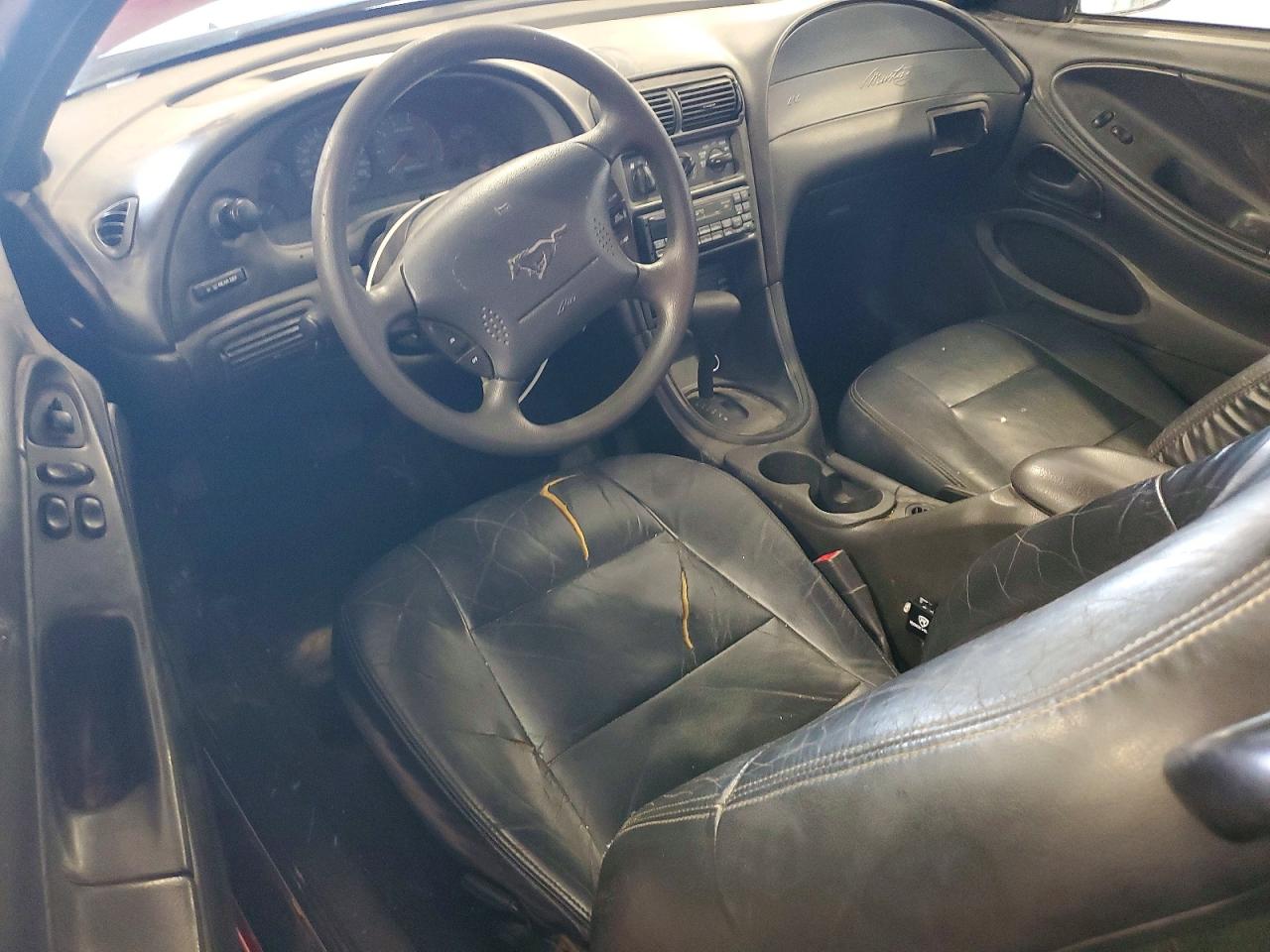 2000 Ford Mustang Red vin: 1FAFP4043YF192304