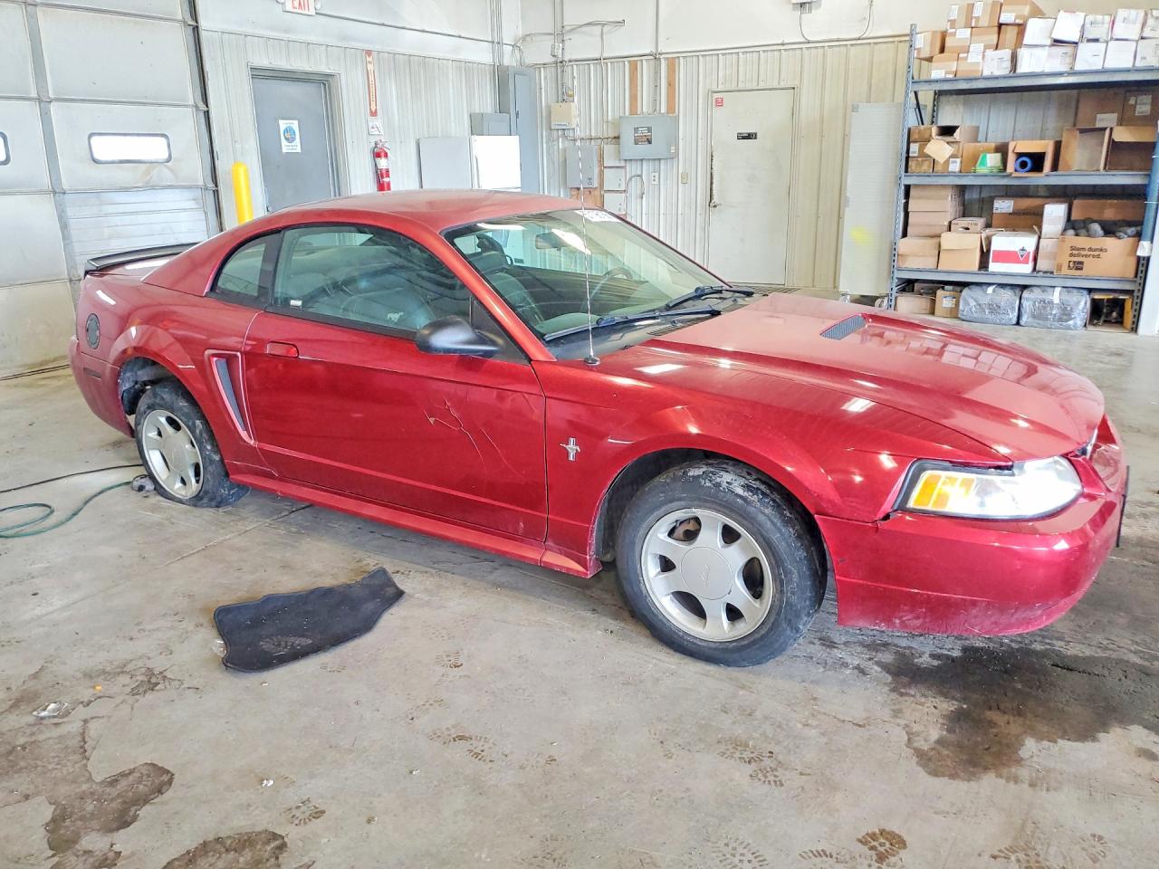 2000 Ford Mustang Red vin: 1FAFP4043YF192304
