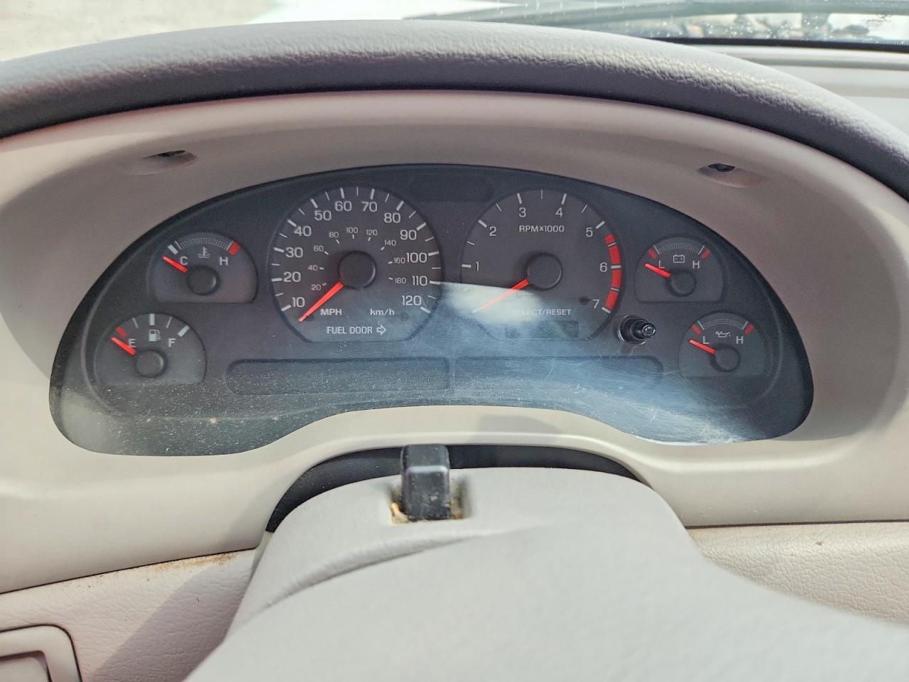 2001 Ford Mustang White vin: 1FAFP40441F121134