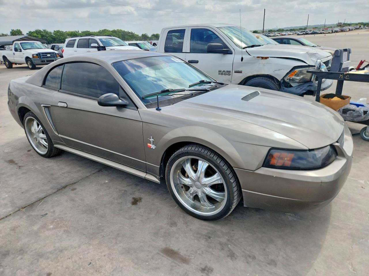 2001 Ford Mustang Серый vin: 1FAFP40441F231858