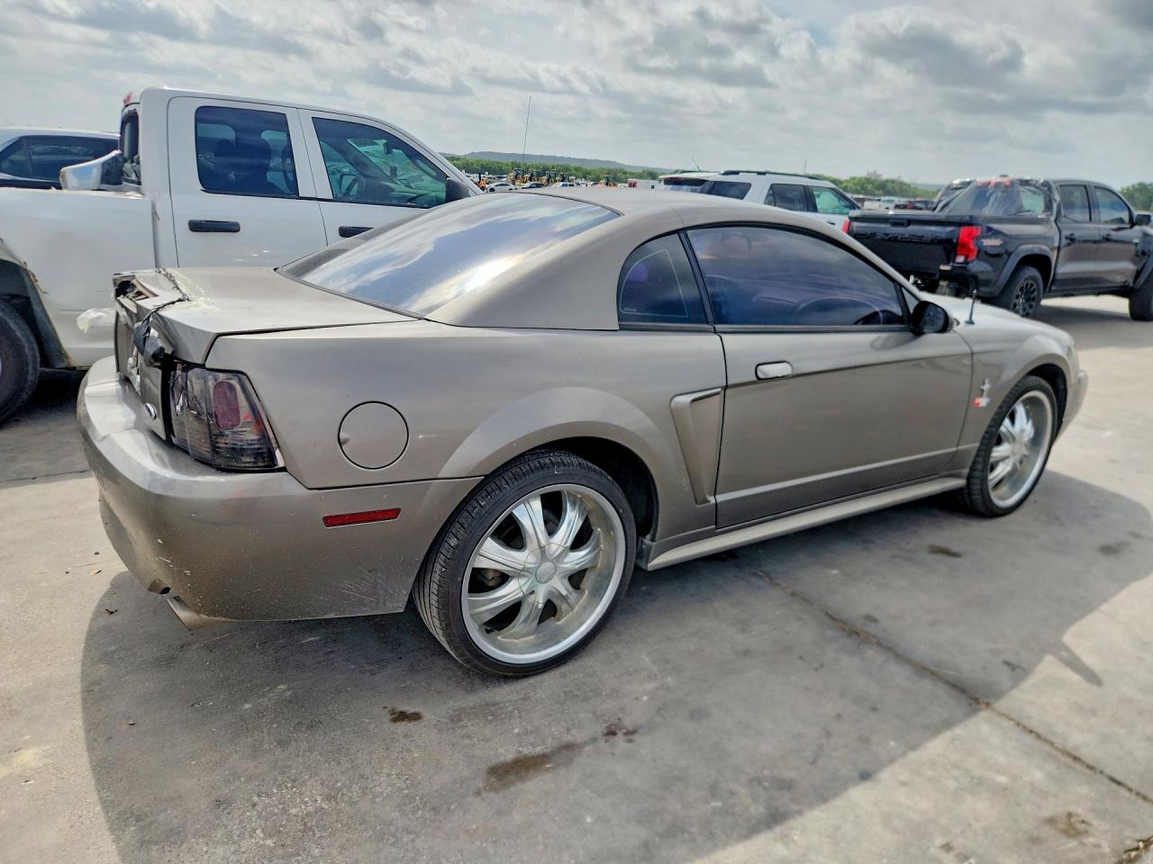 2001 Ford Mustang Серый vin: 1FAFP40441F231858