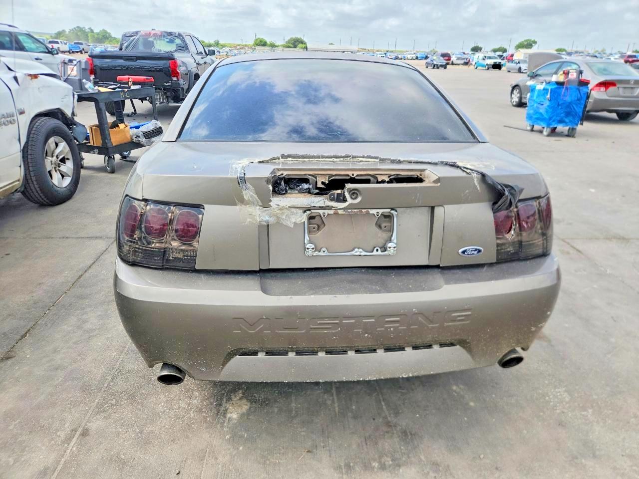 2001 Ford Mustang Серый vin: 1FAFP40441F231858
