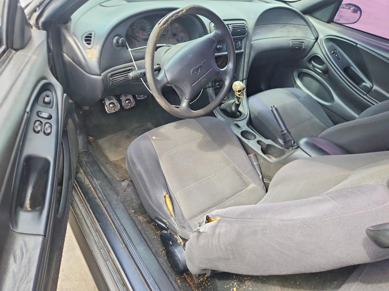 2001 Ford Mustang Серый vin: 1FAFP40441F231858