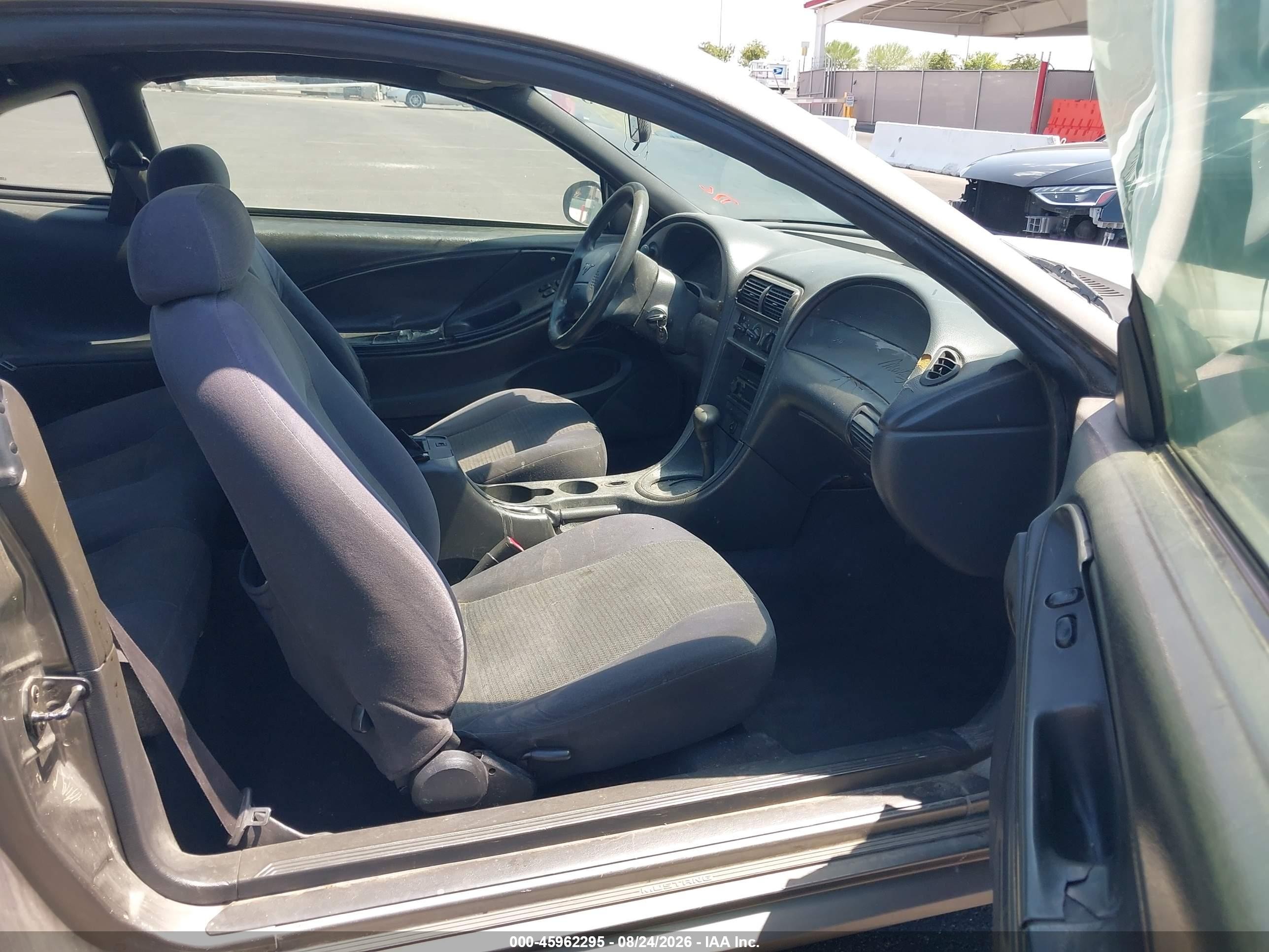 2002 Ford Mustang Gray vin: 1FAFP40442F150618