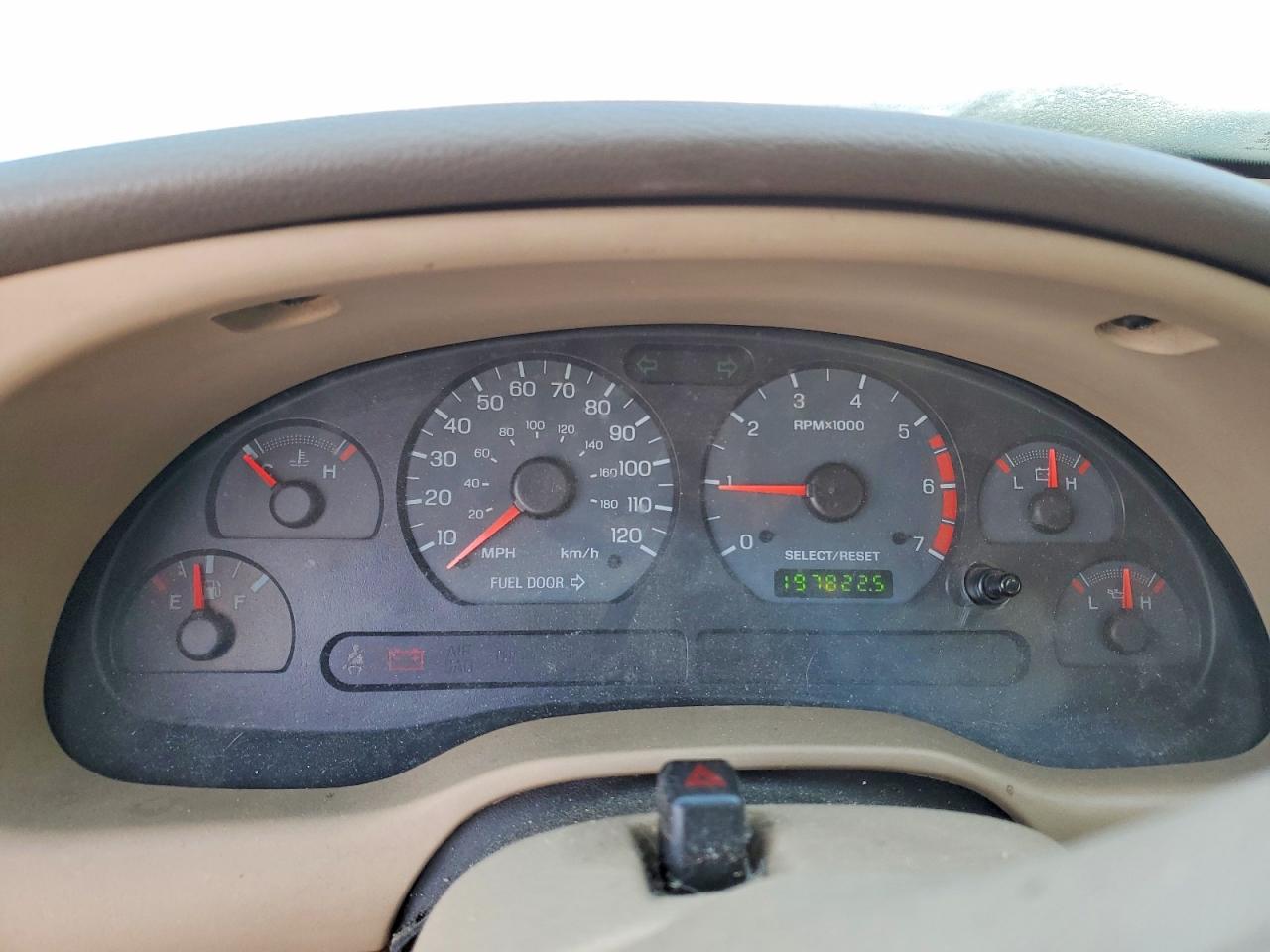 2002 Ford Mustang Red vin: 1FAFP40442F188933