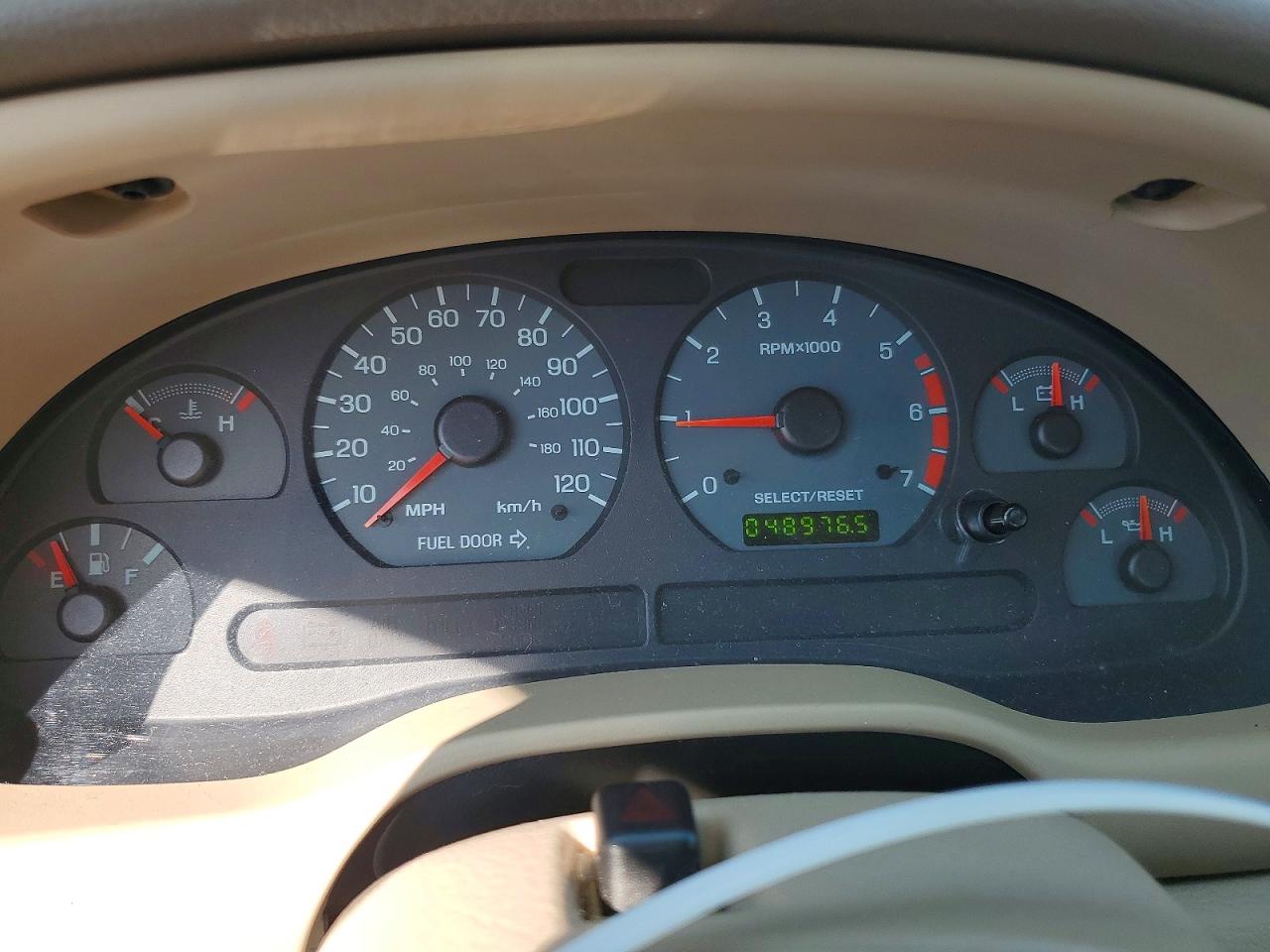 2003 Ford Mustang Red vin: 1FAFP40443F303922