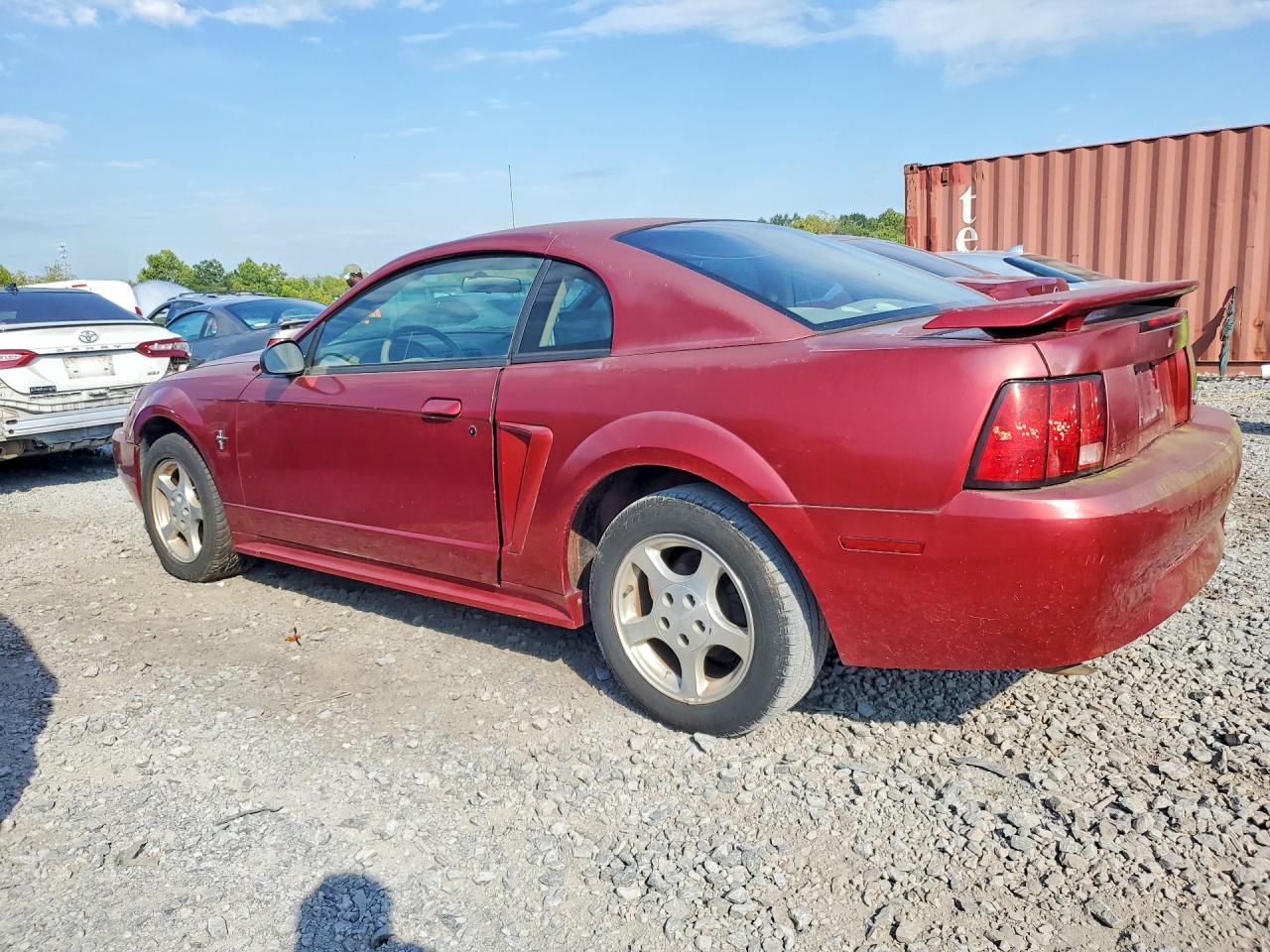 2003 Ford Mustang Red vin: 1FAFP40443F303922