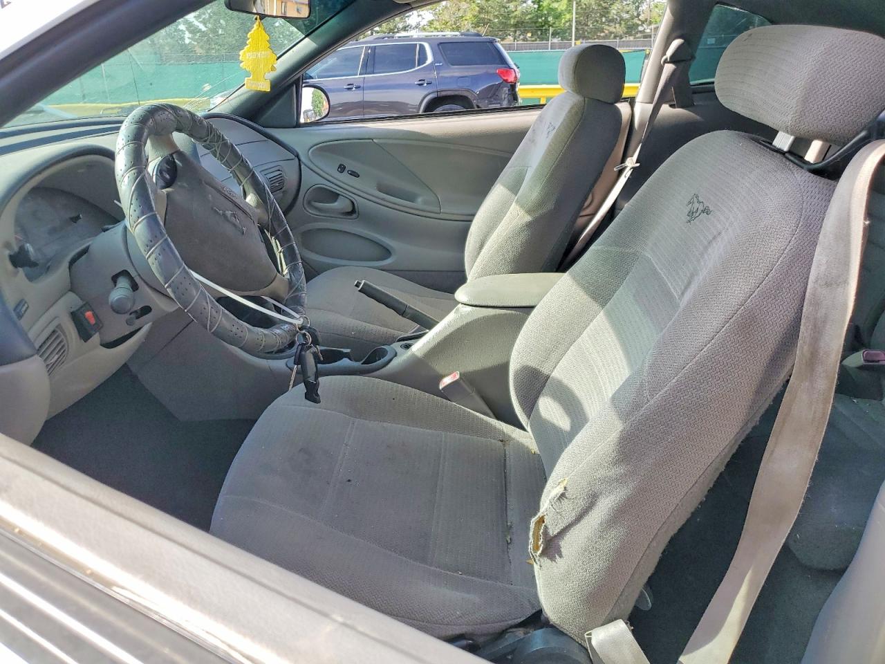 1999 Ford Mustang White vin: 1FAFP4044XF198840