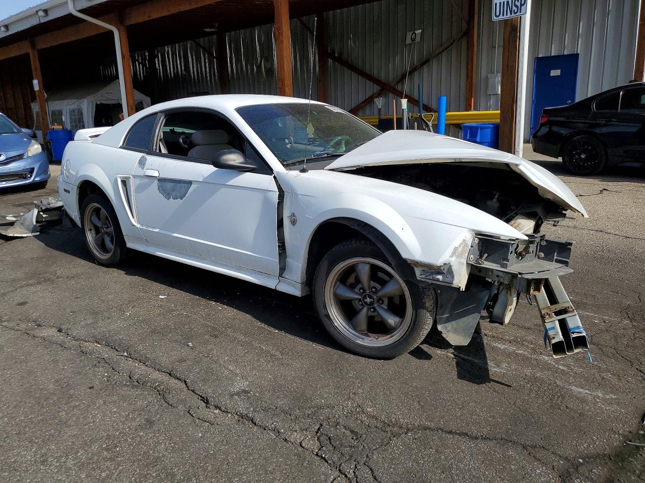 1999 Ford Mustang White vin: 1FAFP4044XF198840