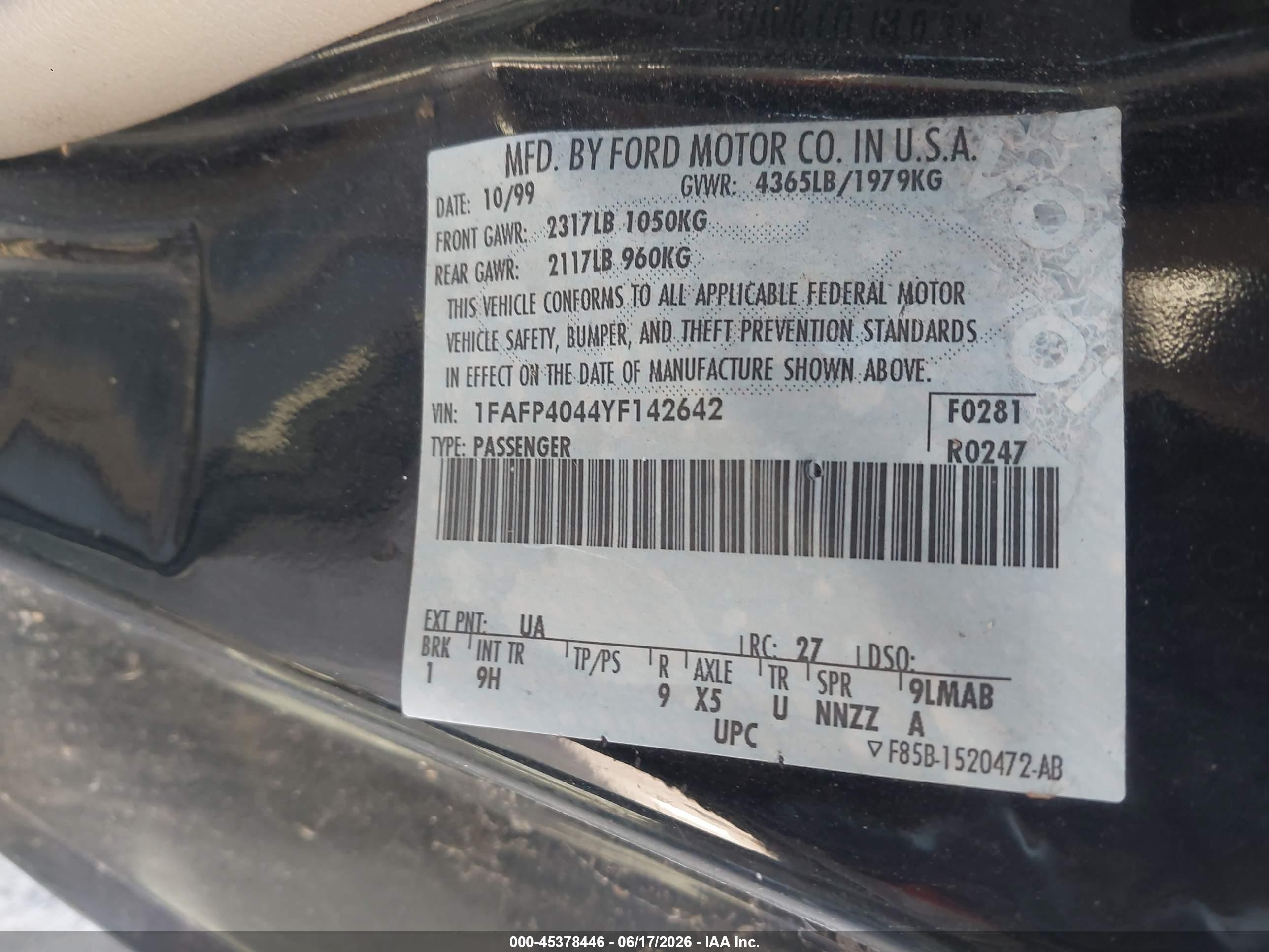 2000 Ford Mustang   Черный vin: 1FAFP4044YF142642