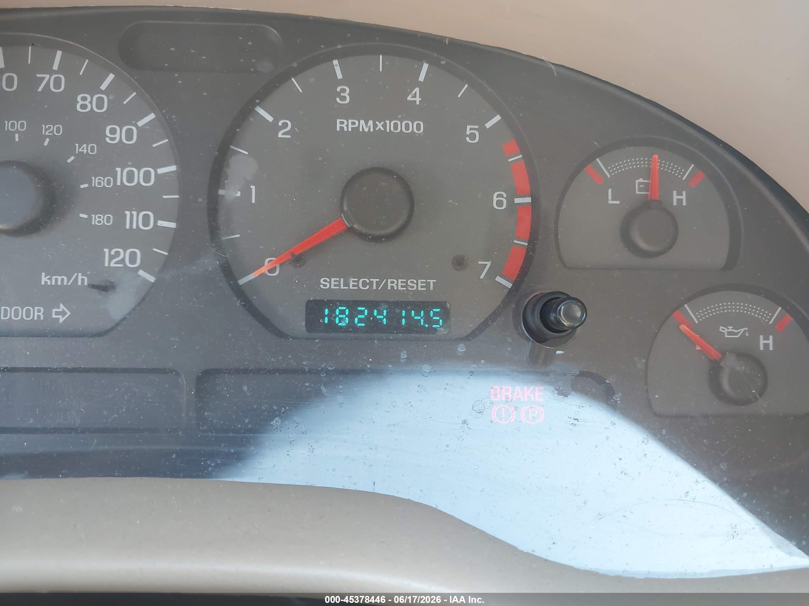 2000 Ford Mustang   Черный vin: 1FAFP4044YF142642