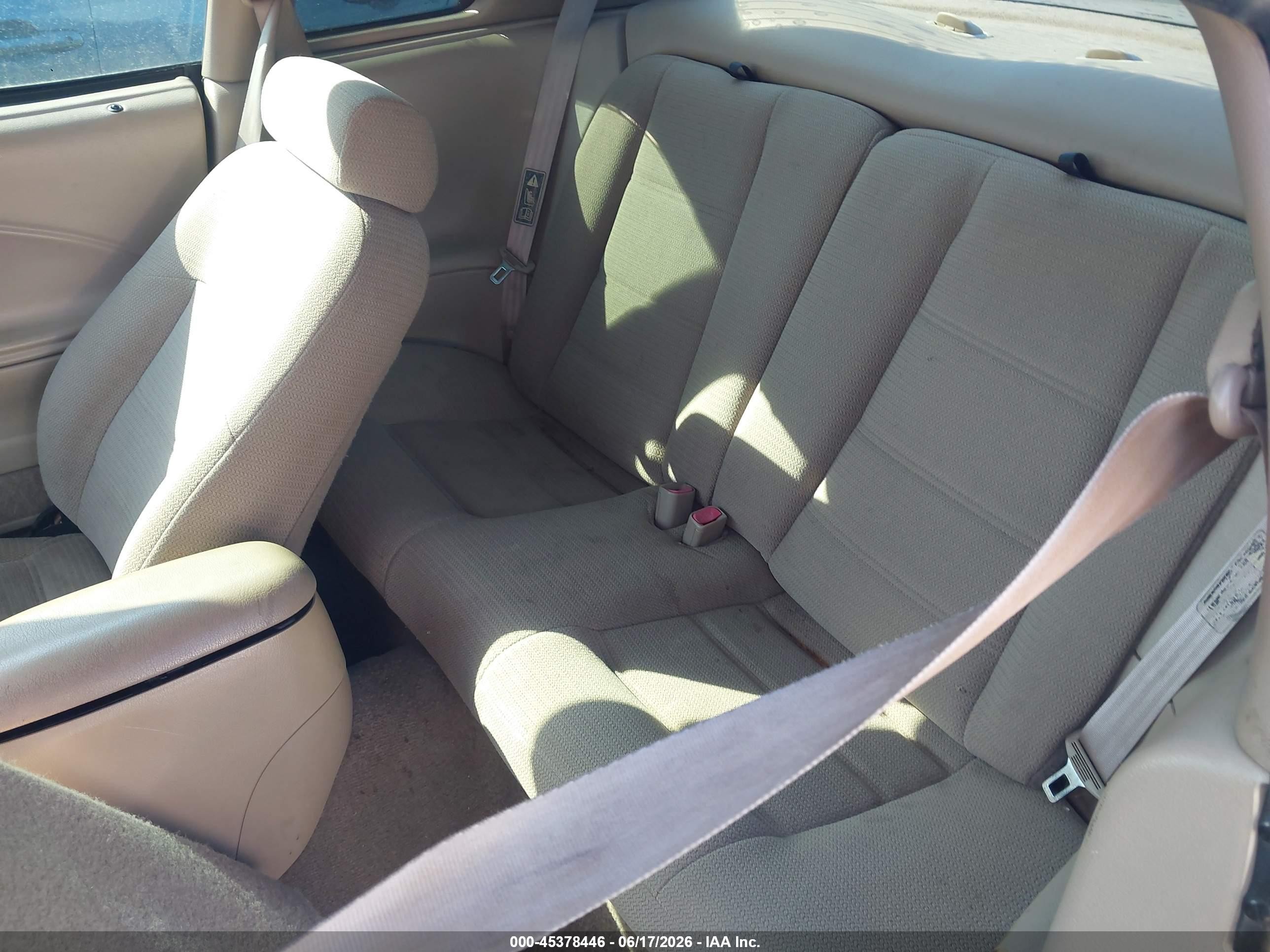 2000 Ford Mustang   Черный vin: 1FAFP4044YF142642