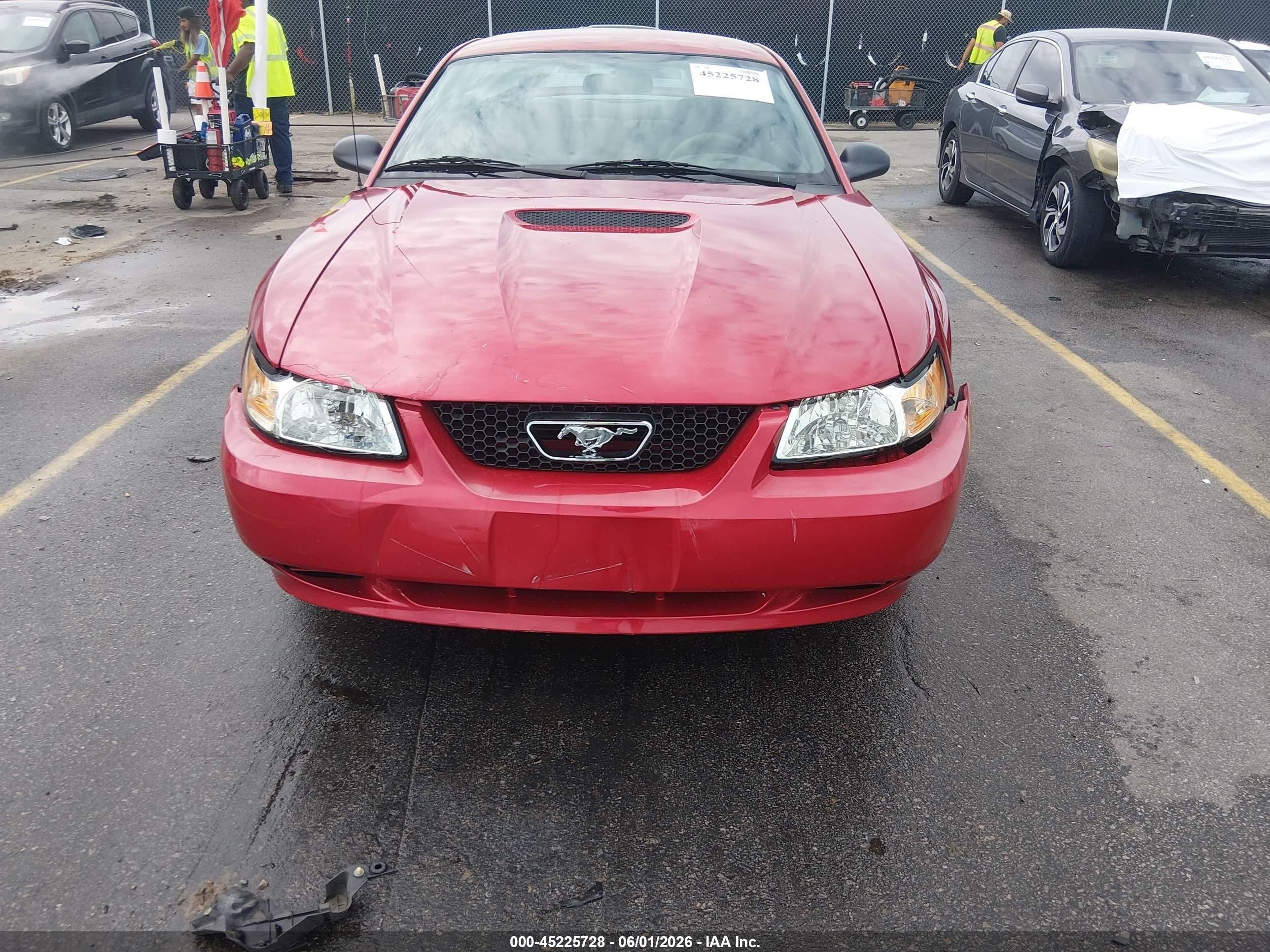 2000 Ford Mustang Red vin: 1FAFP4044YF315706