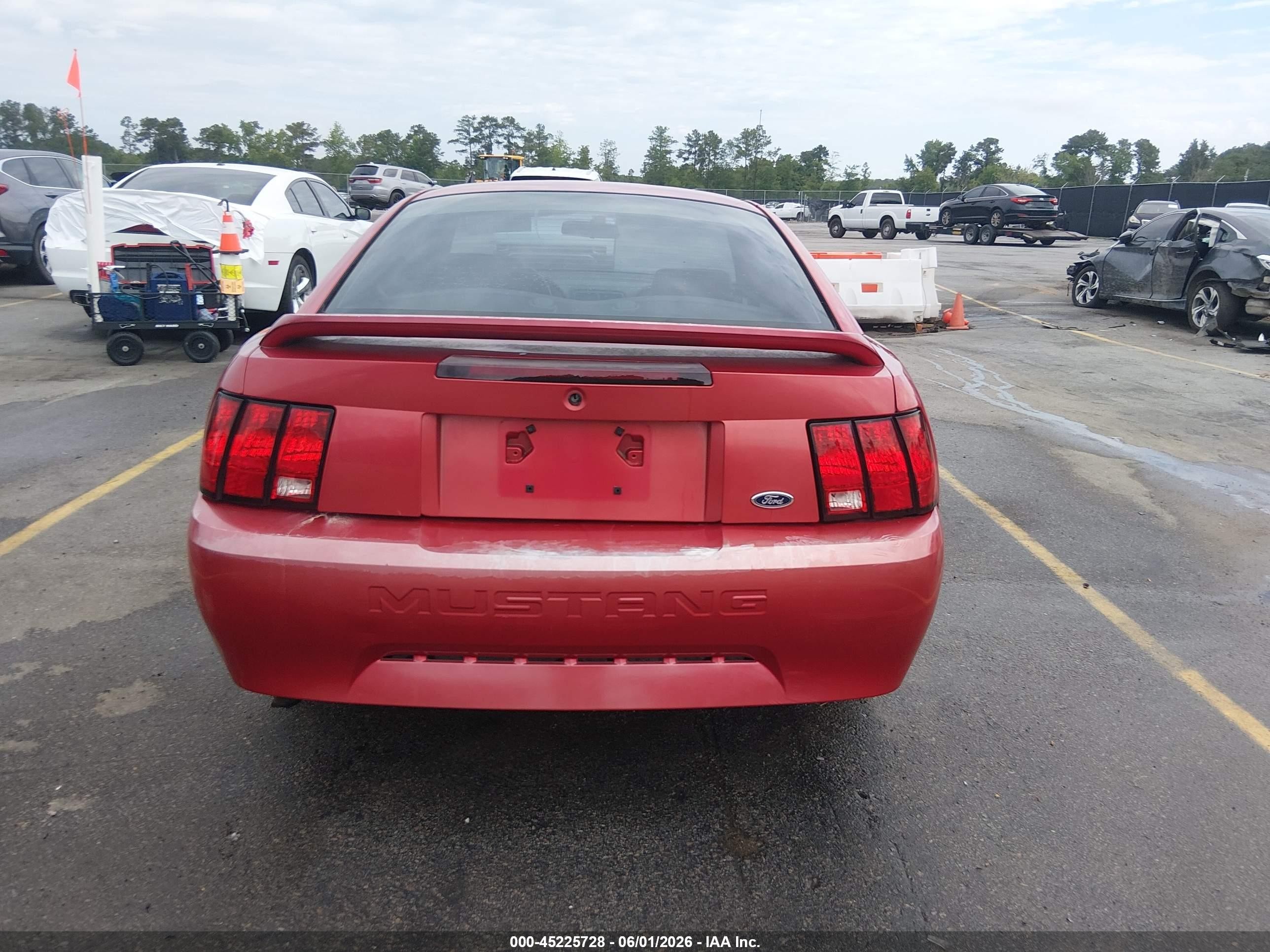 2000 Ford Mustang Red vin: 1FAFP4044YF315706