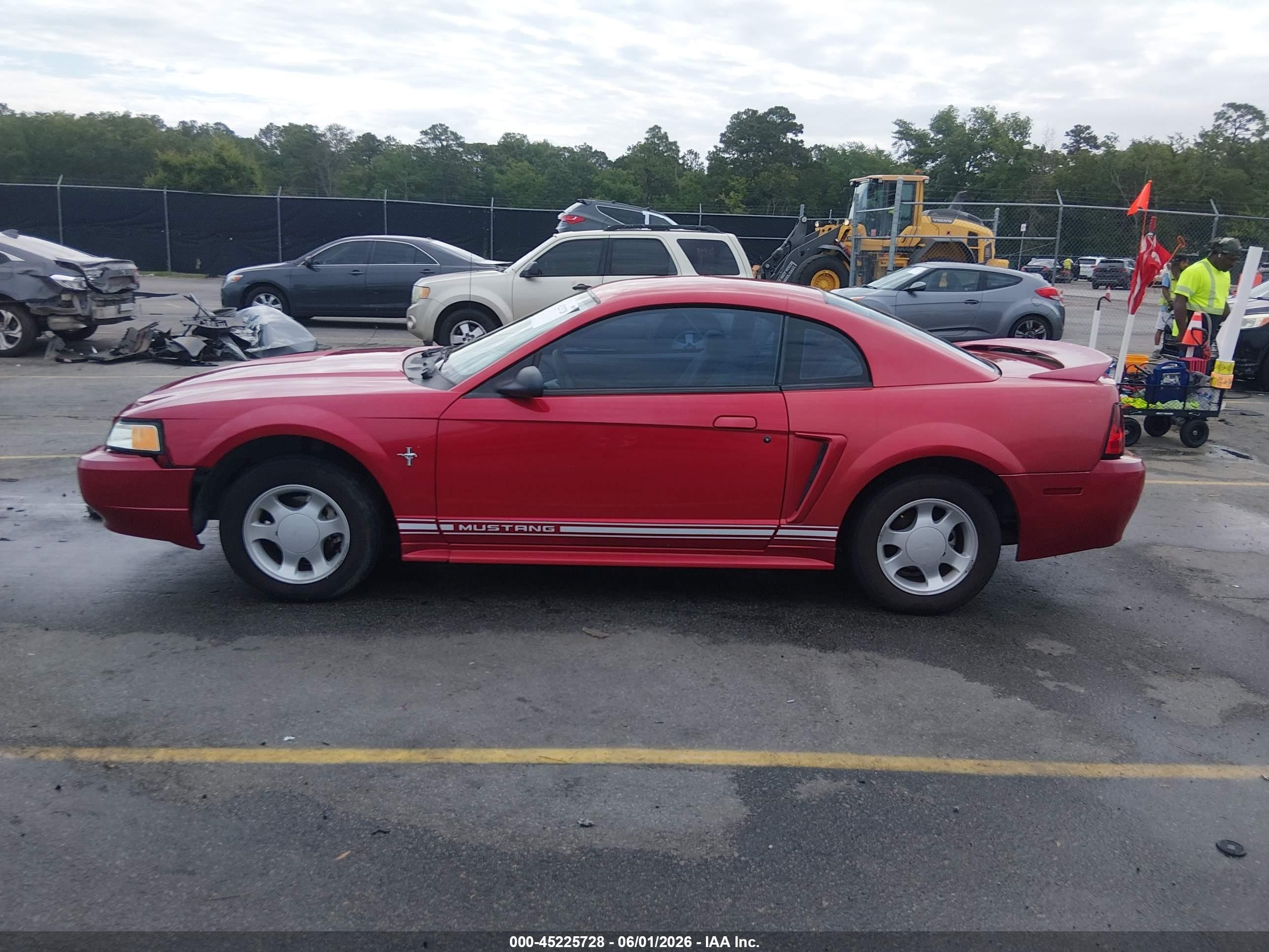 2000 Ford Mustang Red vin: 1FAFP4044YF315706