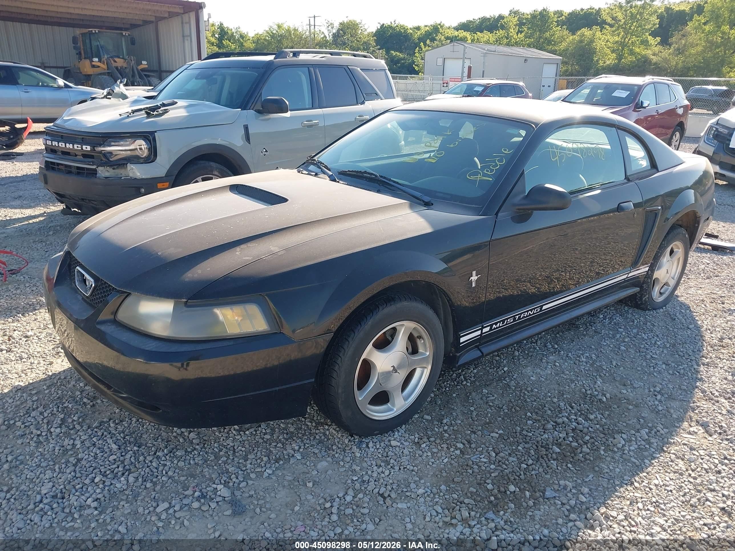 2001 Ford Mustang   Черный vin: 1FAFP40451F194402