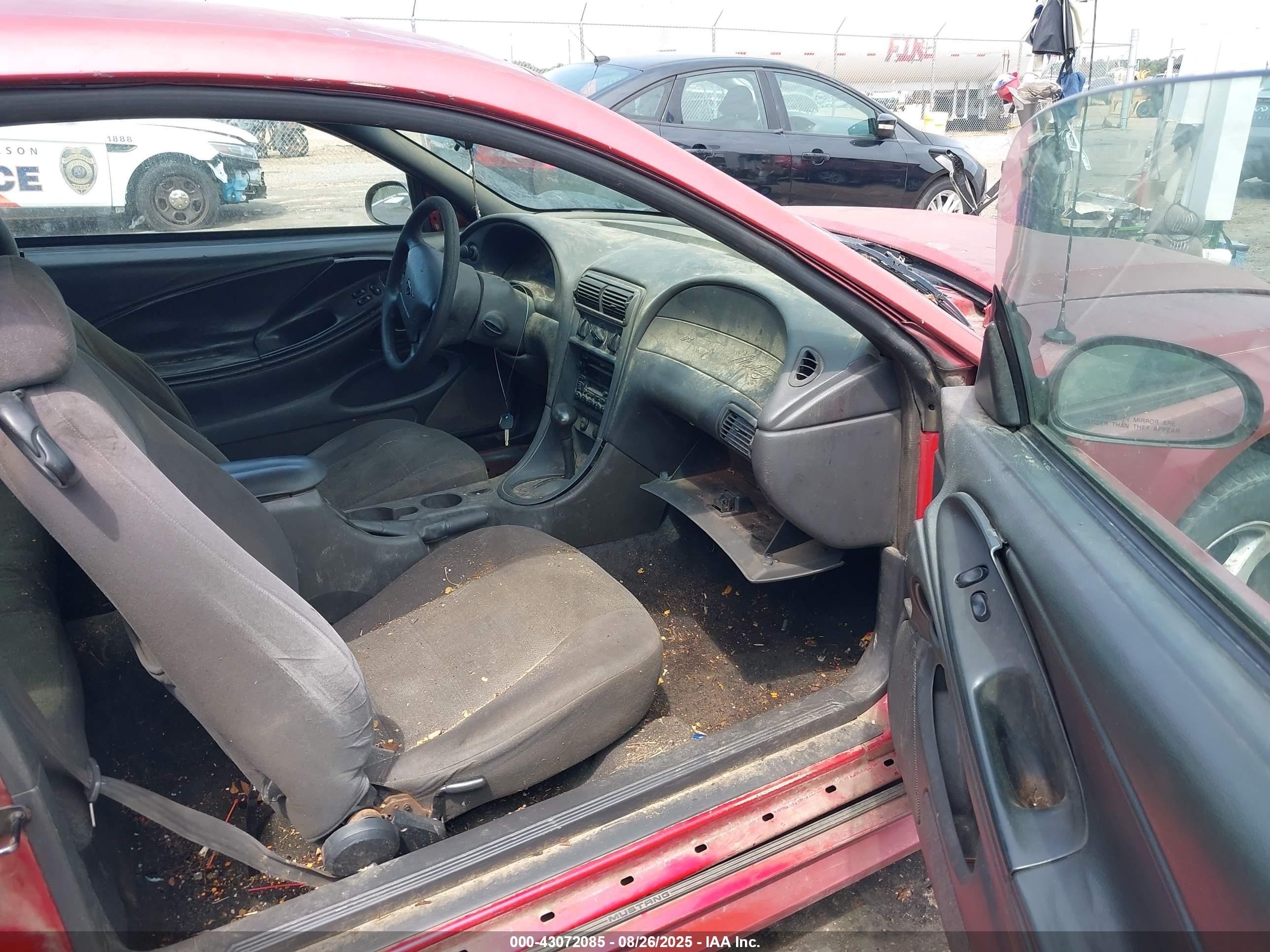 2002 Ford Mustang   Maroon vin: 1FAFP40452F206744