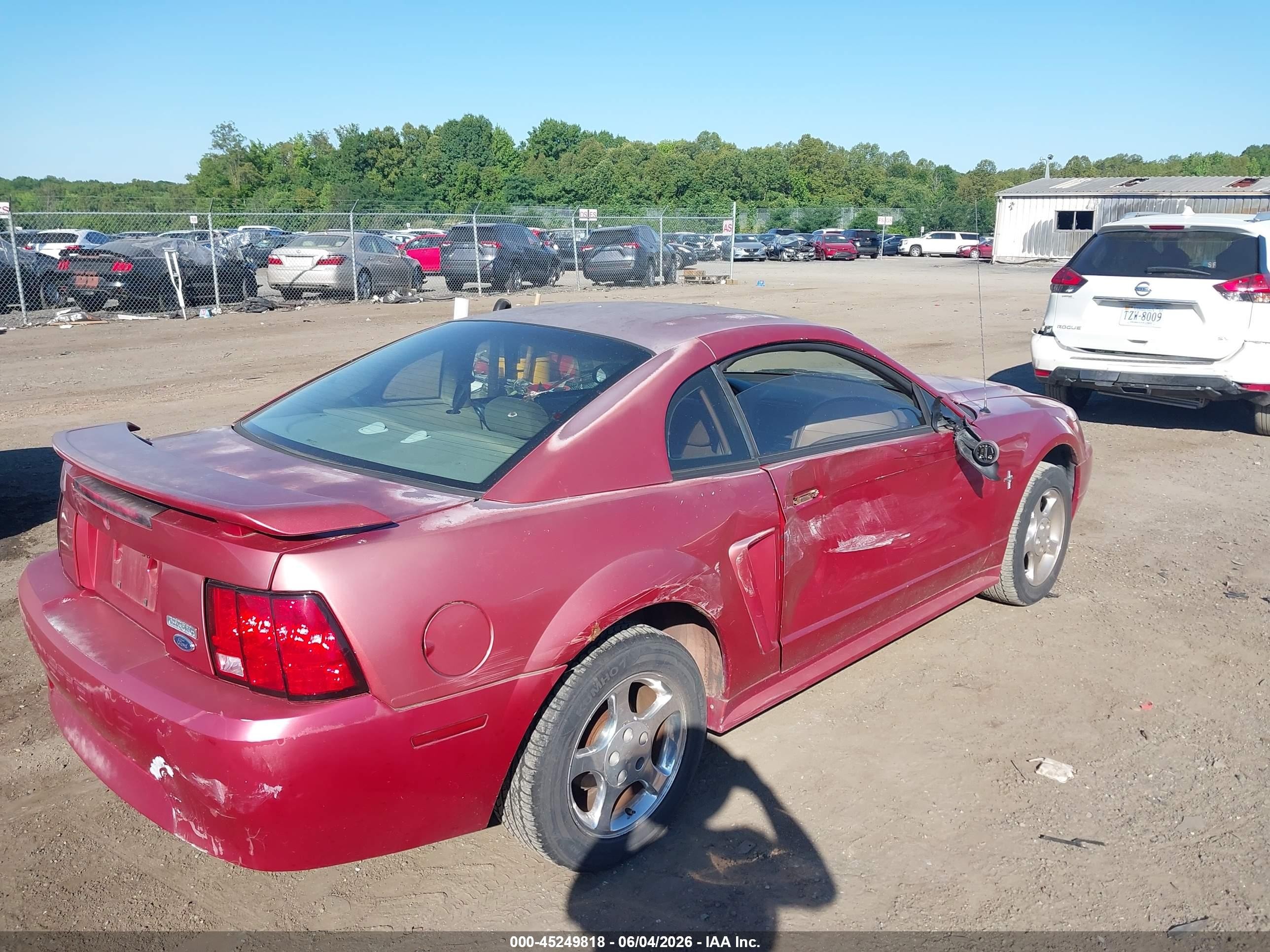 2002 Ford Mustang   Red vin: 1FAFP40452F211345