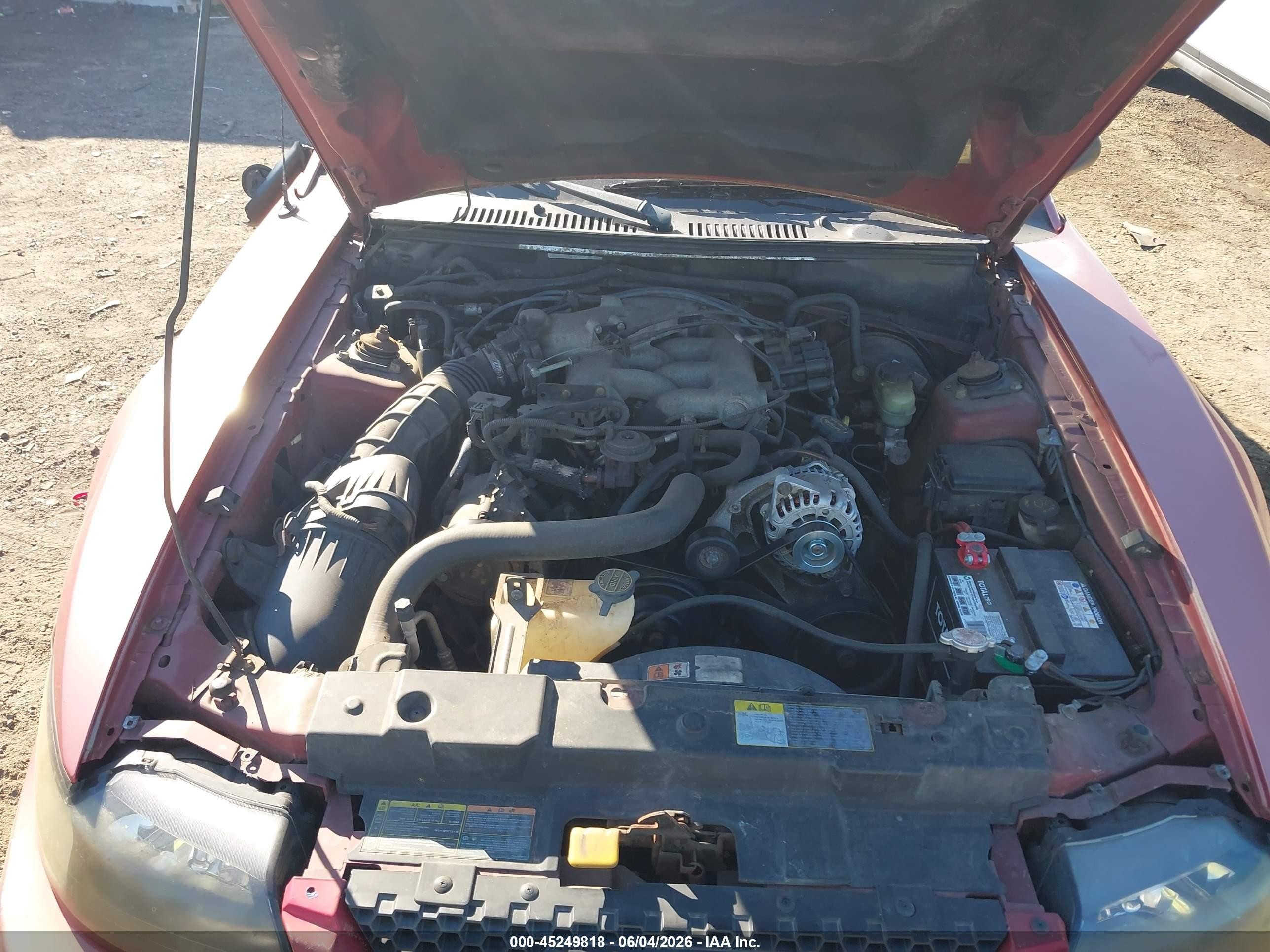 2002 Ford Mustang   Red vin: 1FAFP40452F211345