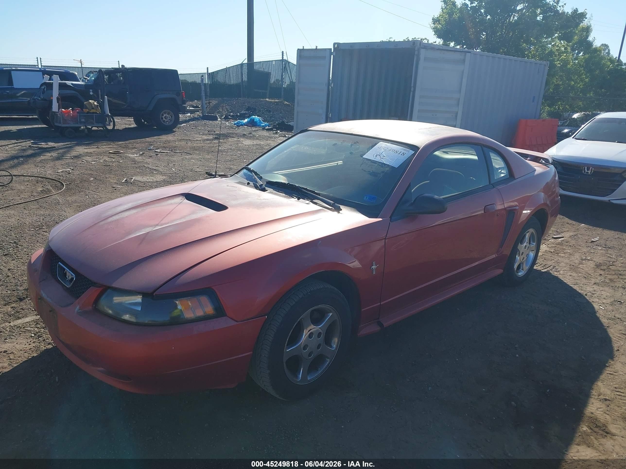 2002 Ford Mustang   Red vin: 1FAFP40452F211345