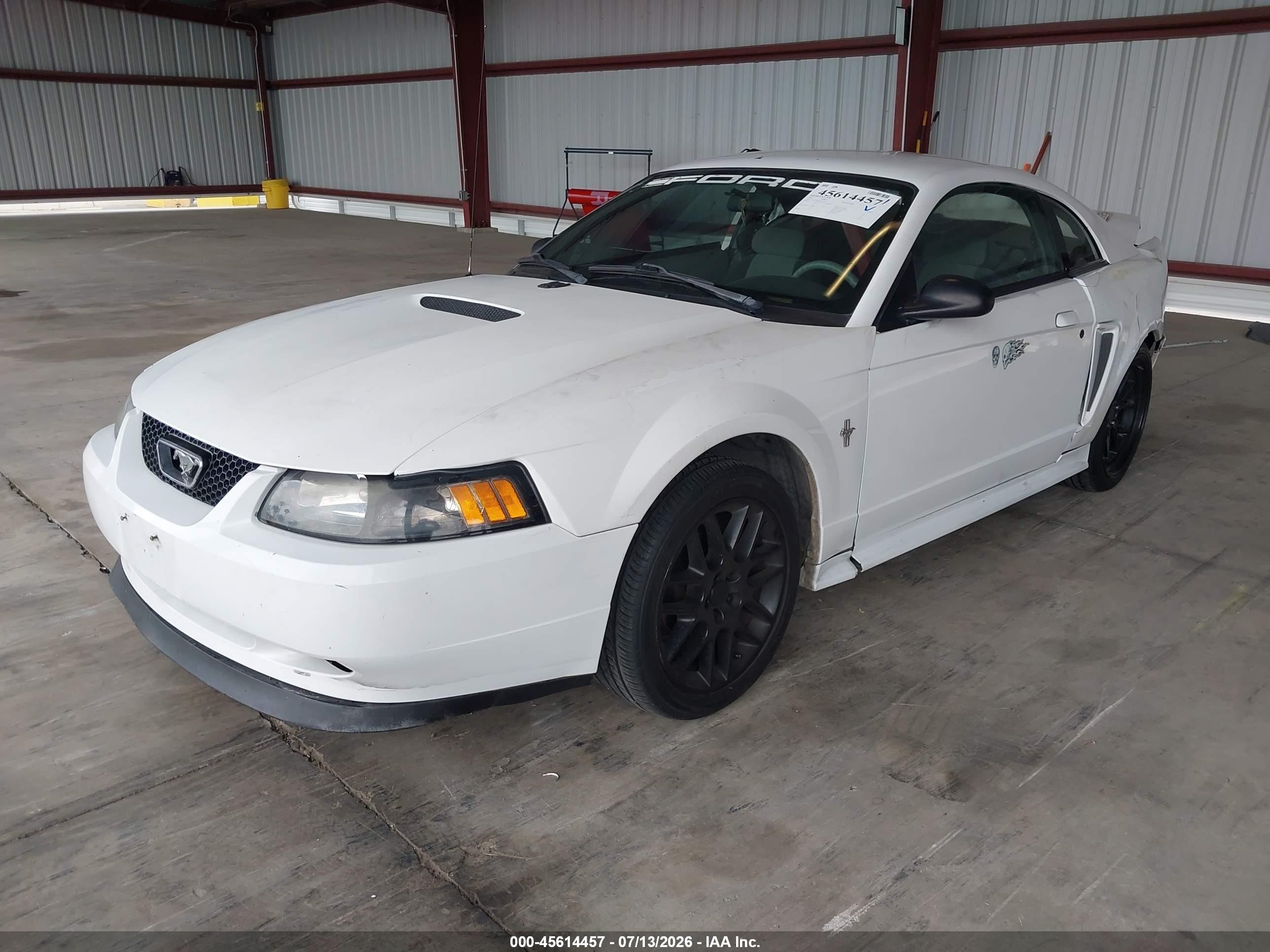 2001 Ford Mustang   White vin: 1FAFP40461F112063